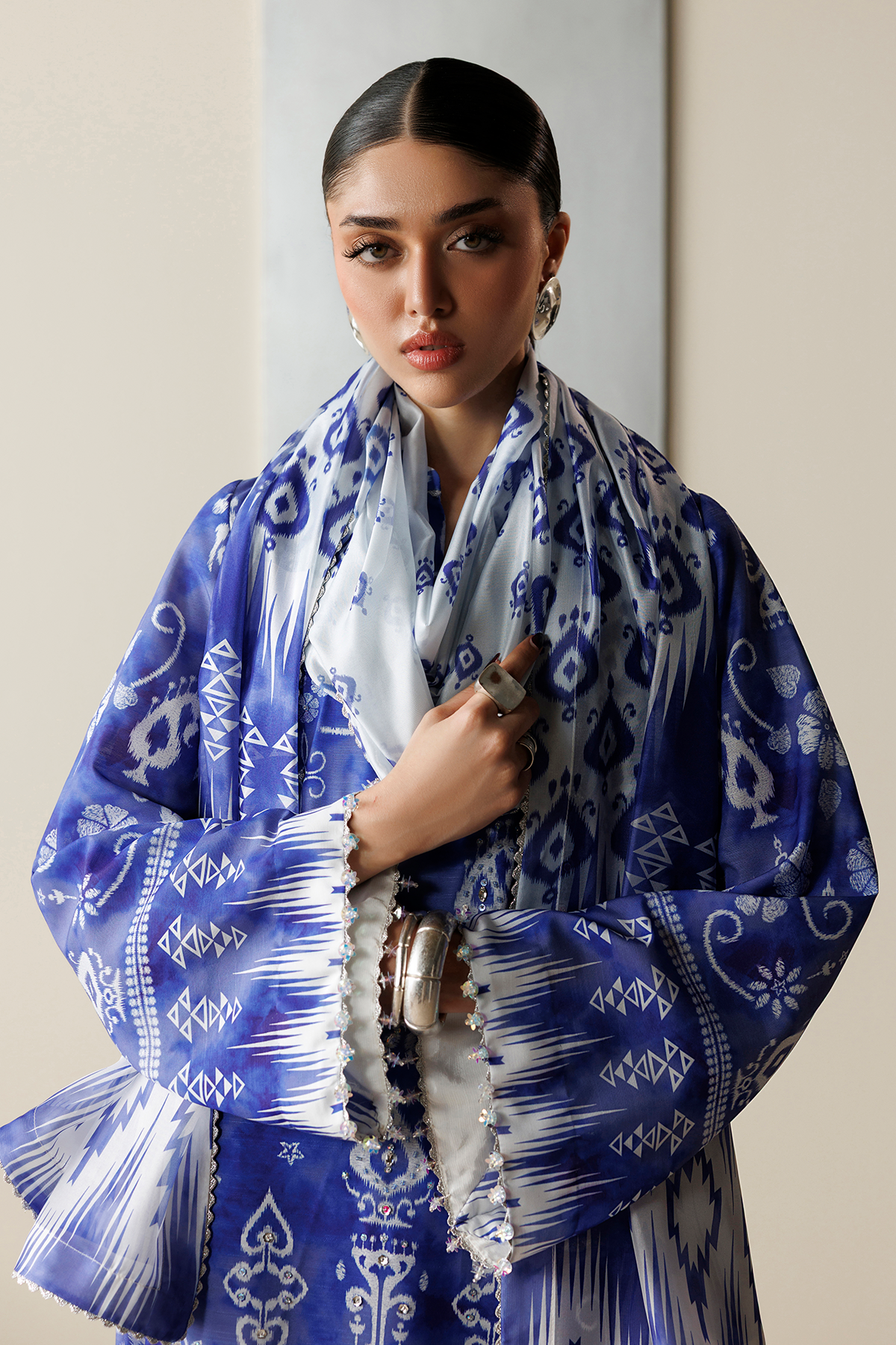 EMBROIDERED RAW SILK OR26-D09