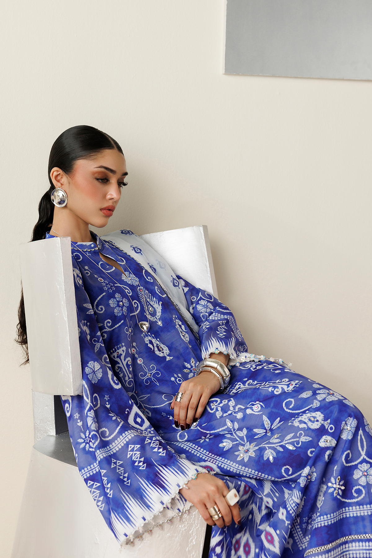 EMBROIDERED RAW SILK OR26-D09