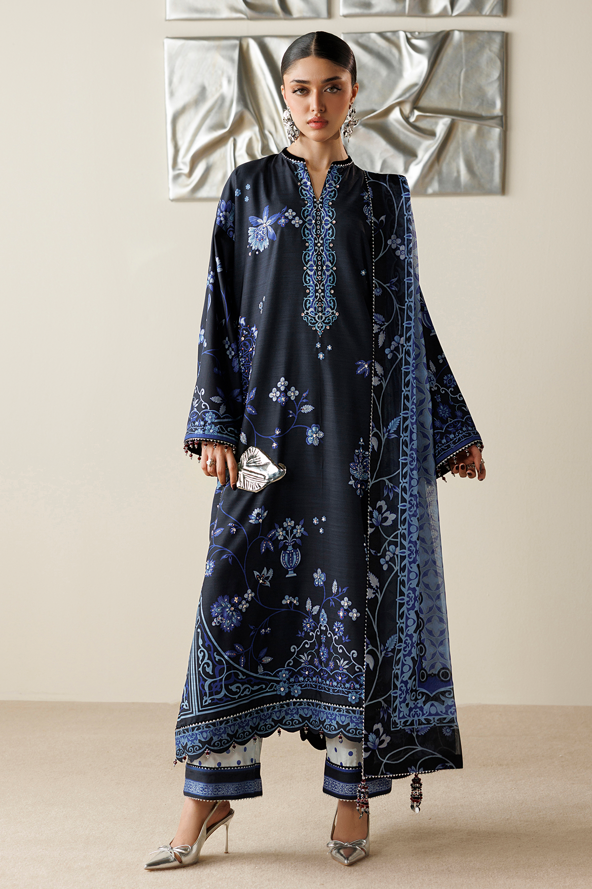 EMBROIDERED RAW SILK OR26-D05
