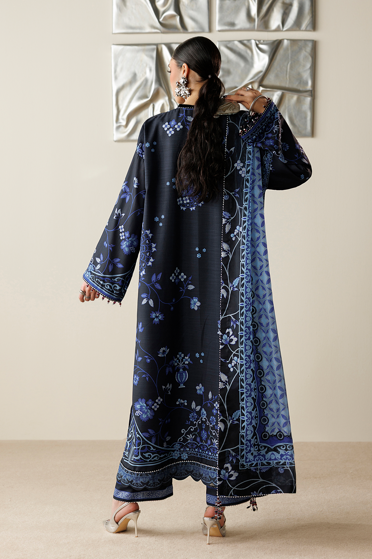 EMBROIDERED RAW SILK OR26-D05