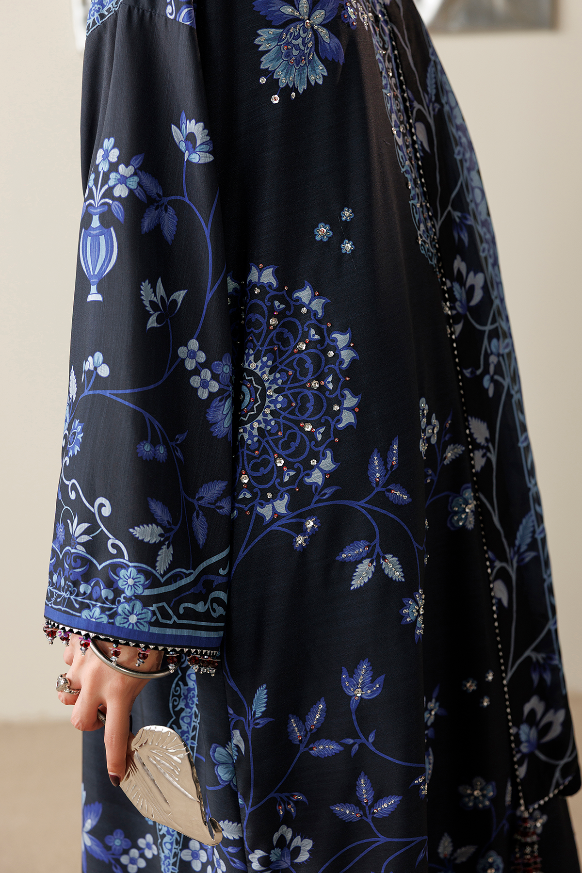 EMBROIDERED RAW SILK OR26-D05
