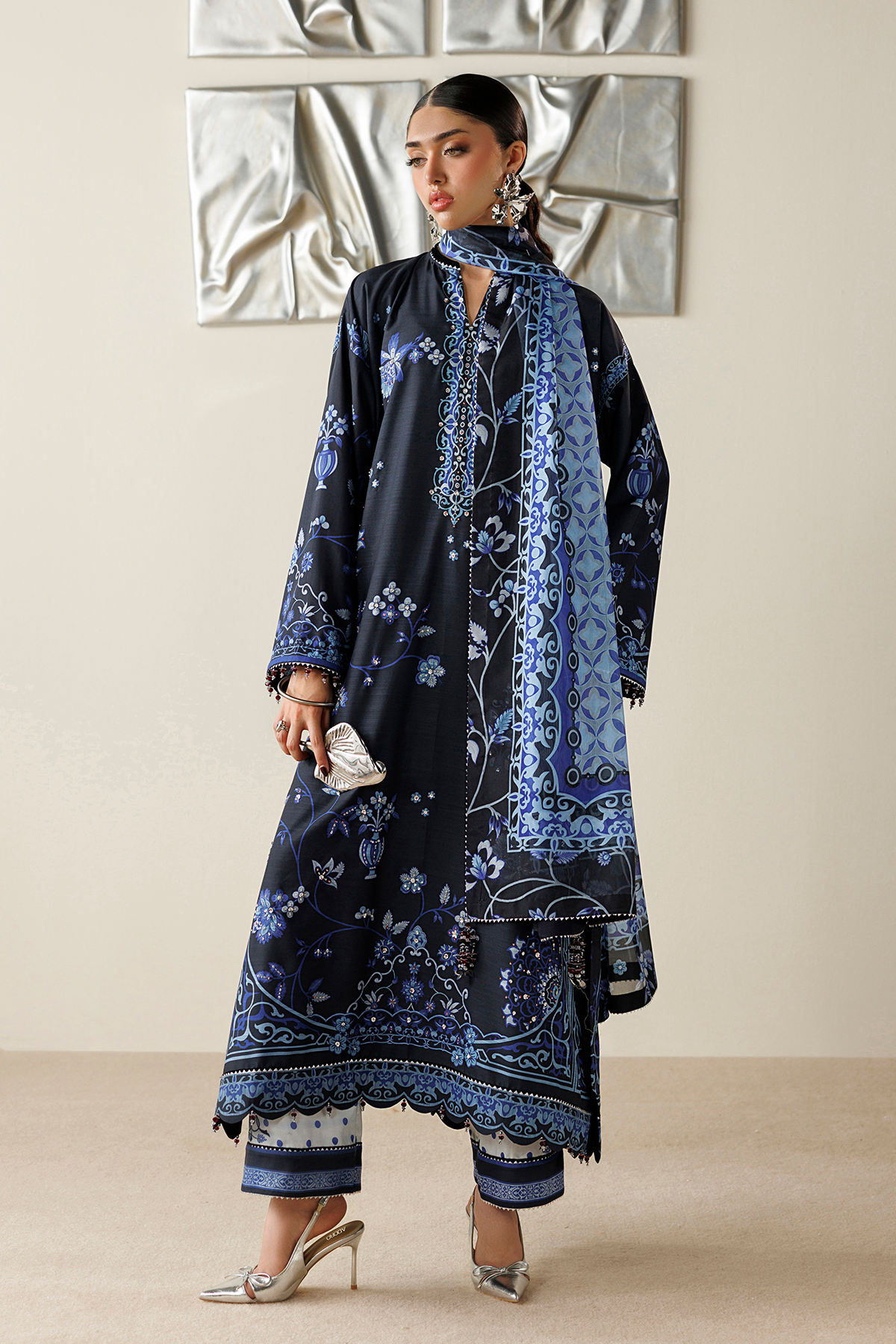 EMBROIDERED RAW SILK OR26-D05