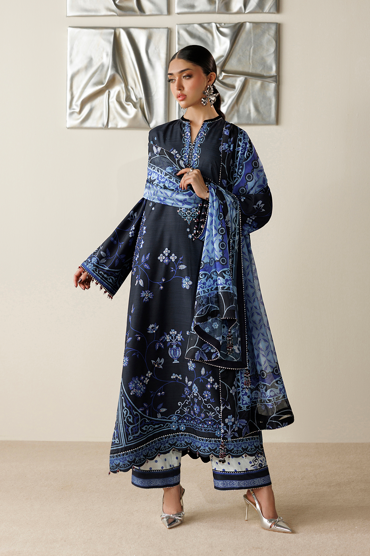 EMBROIDERED RAW SILK OR26-D05