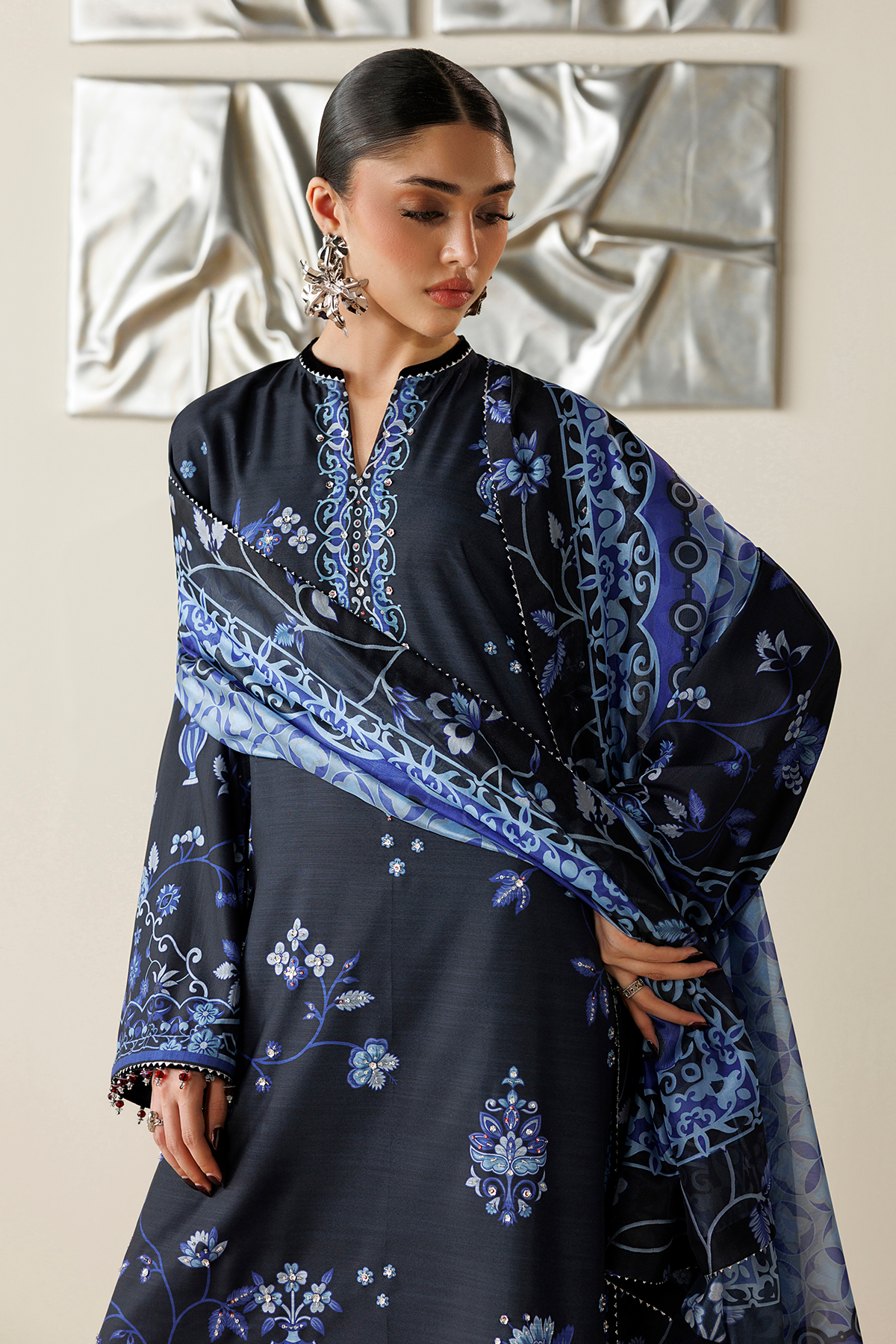 EMBROIDERED RAW SILK OR26-D05