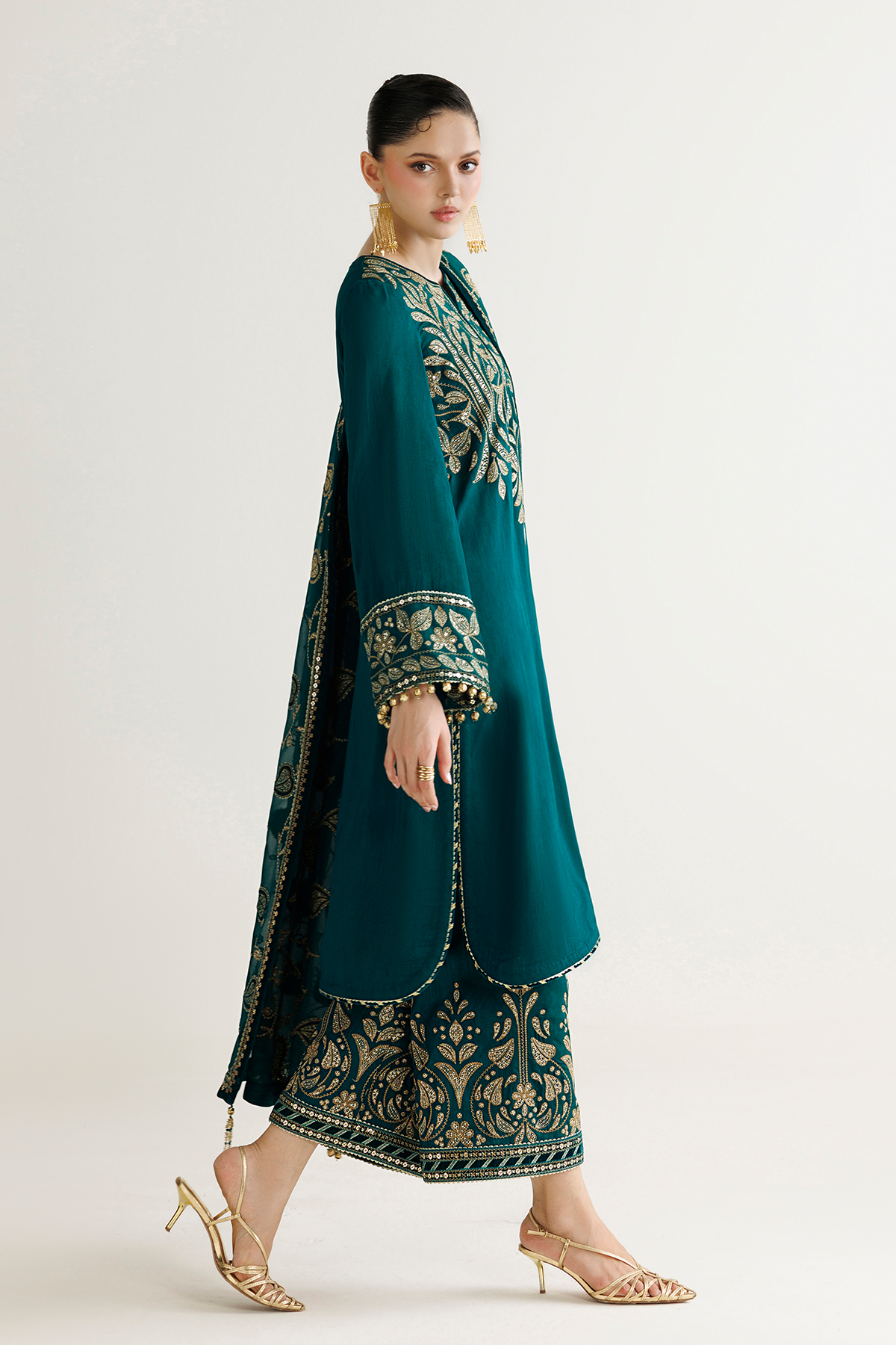 Retail Price: 24,500/-PKR
