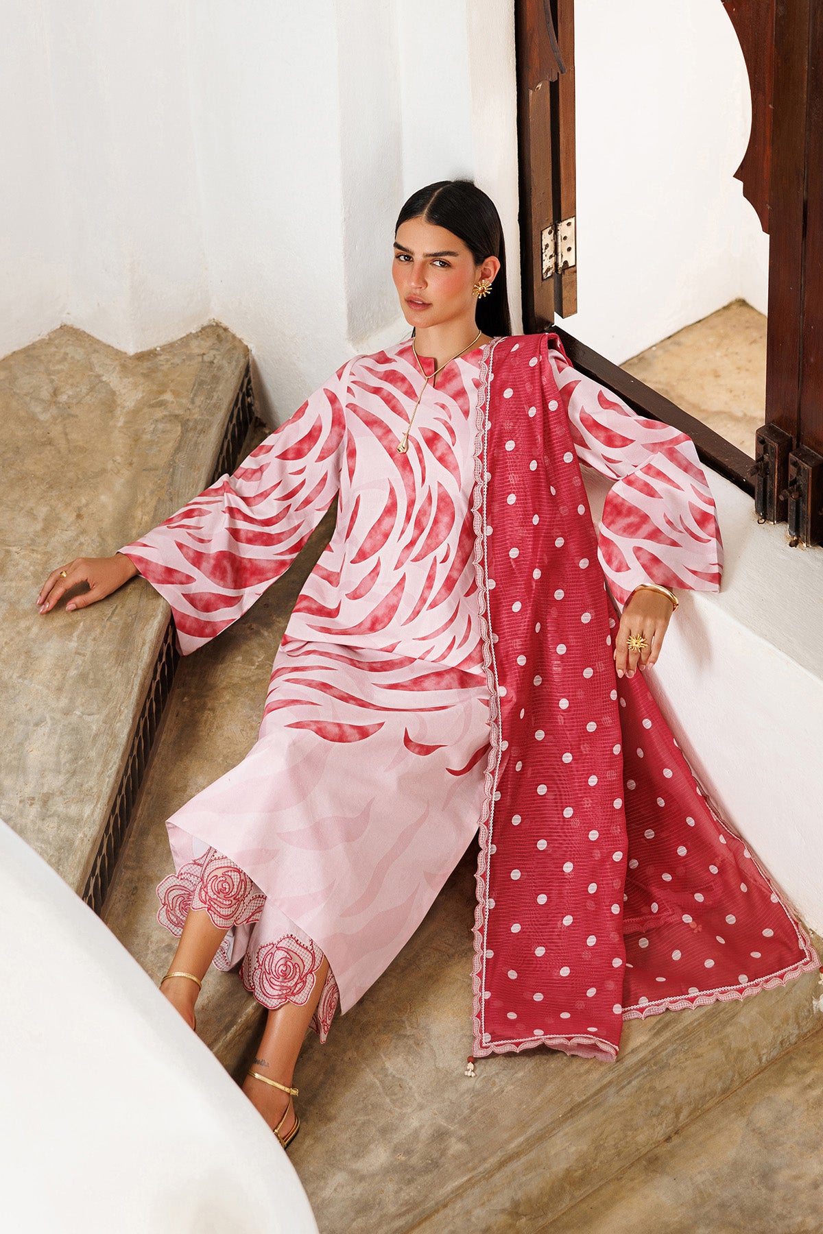 EMBROIDERED LAWN USE-9297