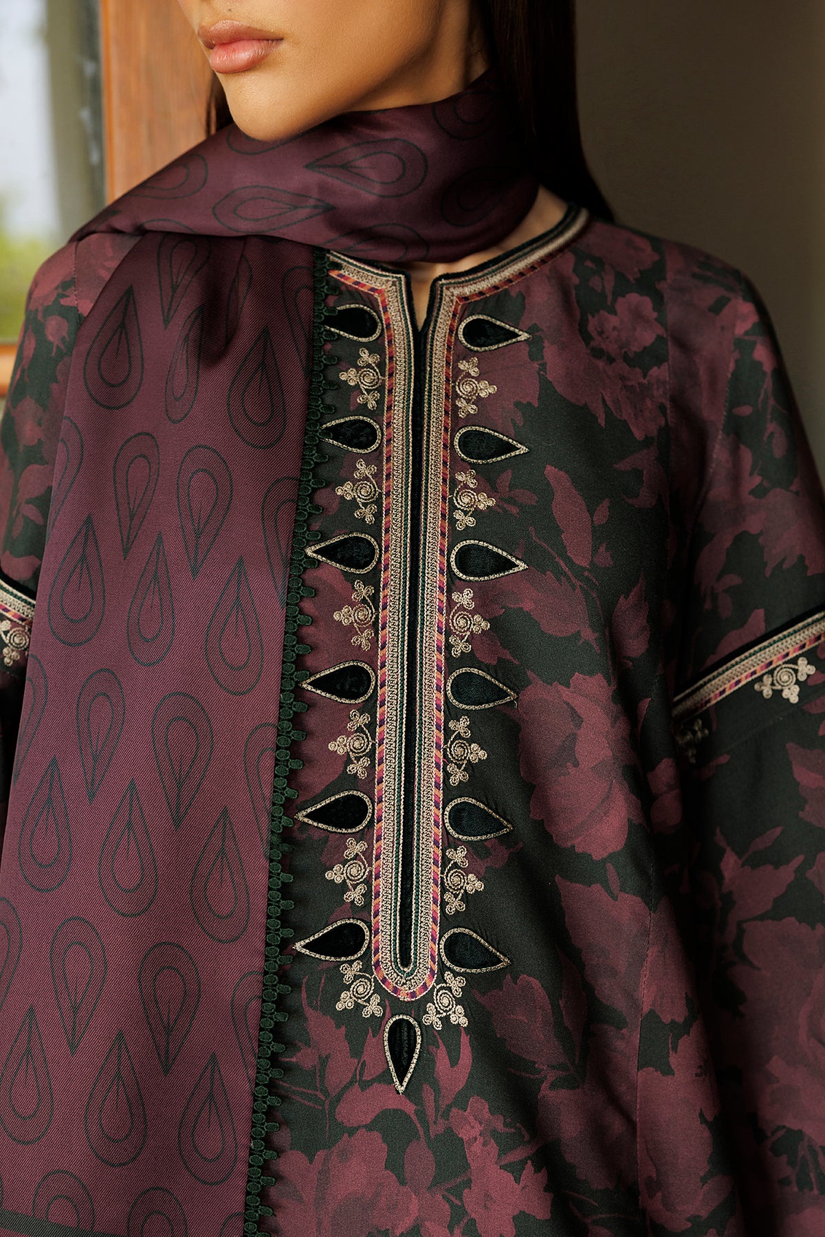EMBROIDERED PREMIUM VISCOSE UW-0262