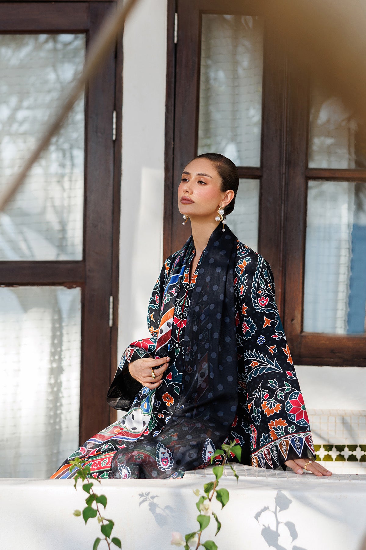 EMBROIDERED LAWN USE-9294