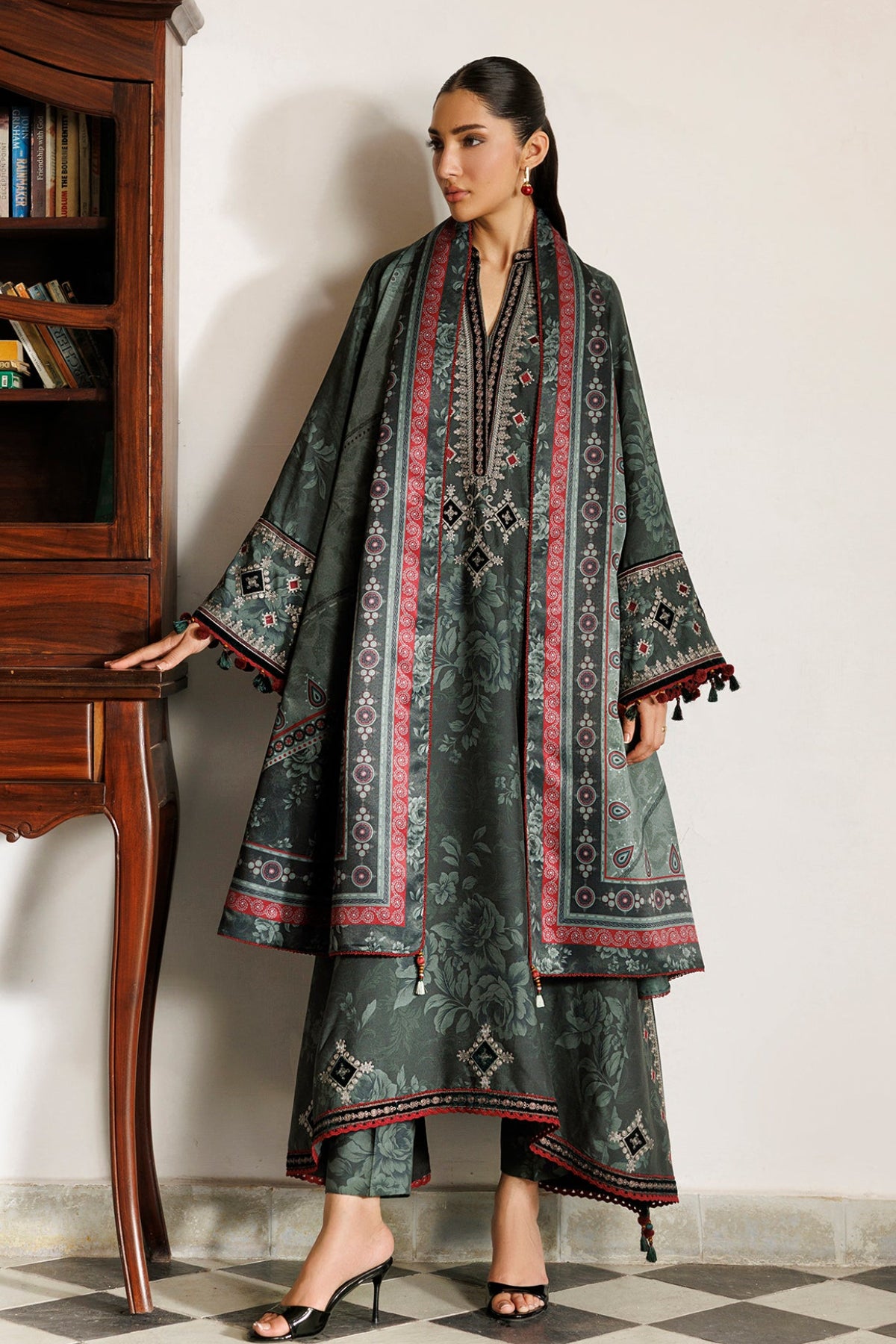 EMBROIDERED PREMIUM VISCOSE UW-0268