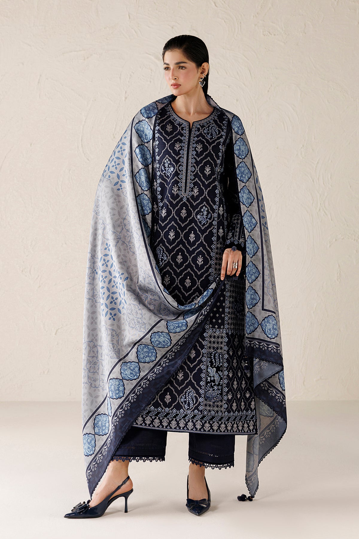 EMBROIDERED PREMIUM KHADDAR UW-0251