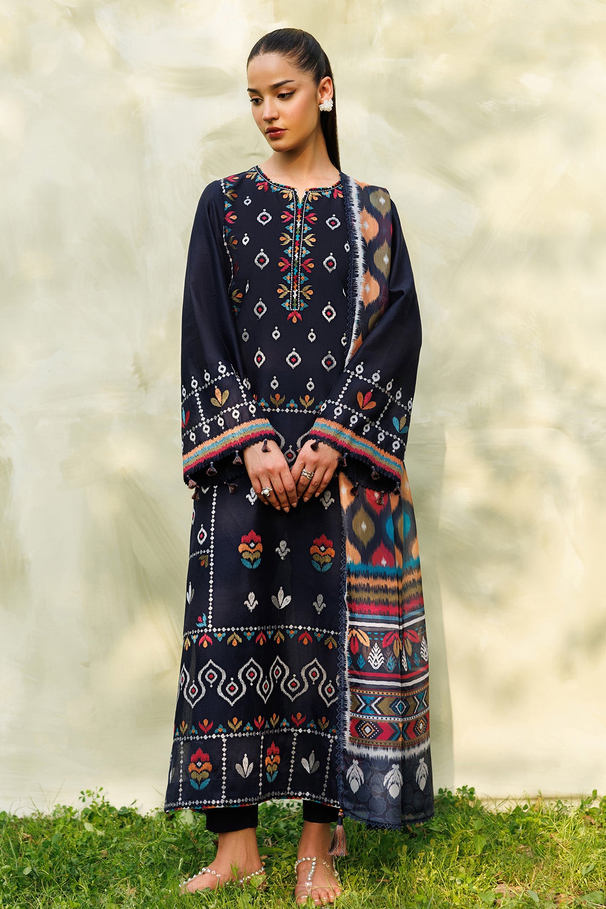 EMBROIDERED LAWN USE-9331