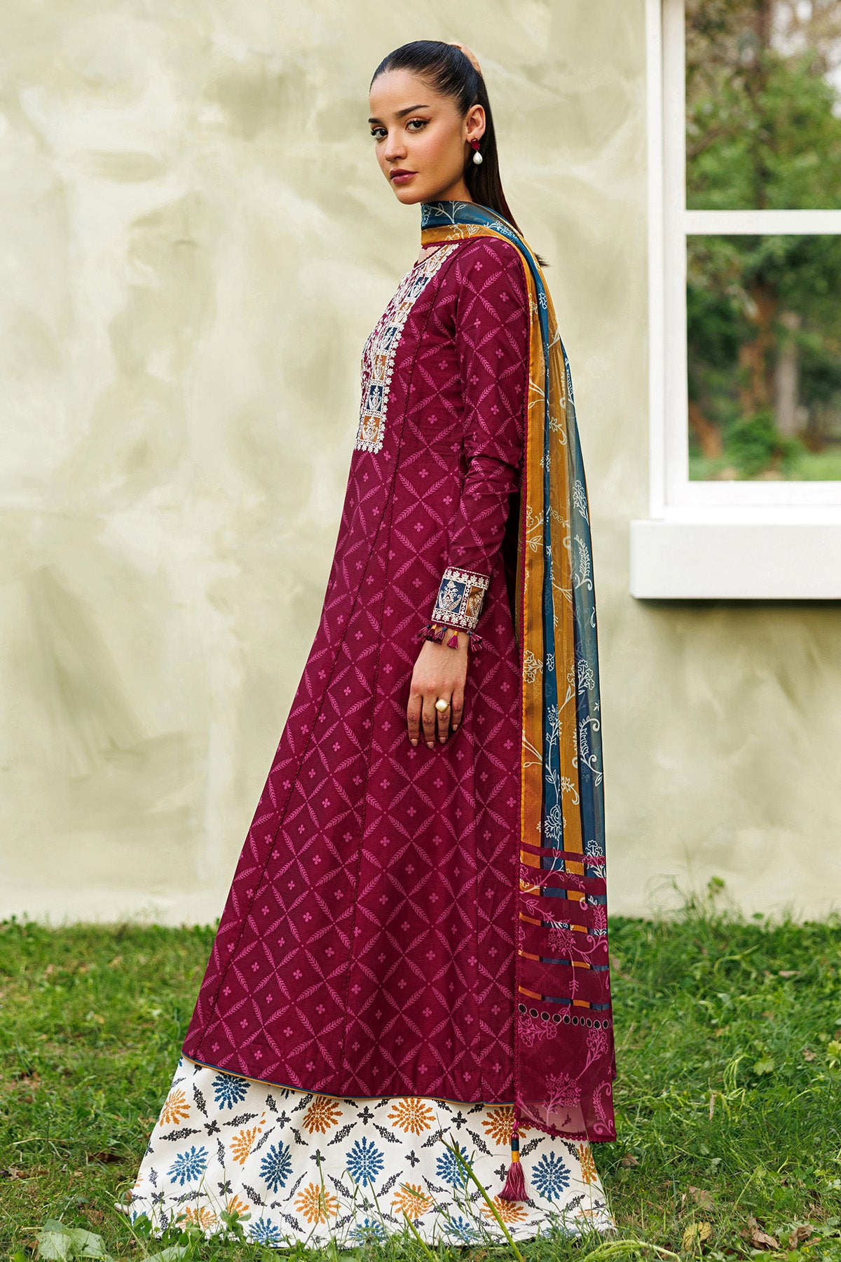 EMBROIDERED LAWN USE-9359