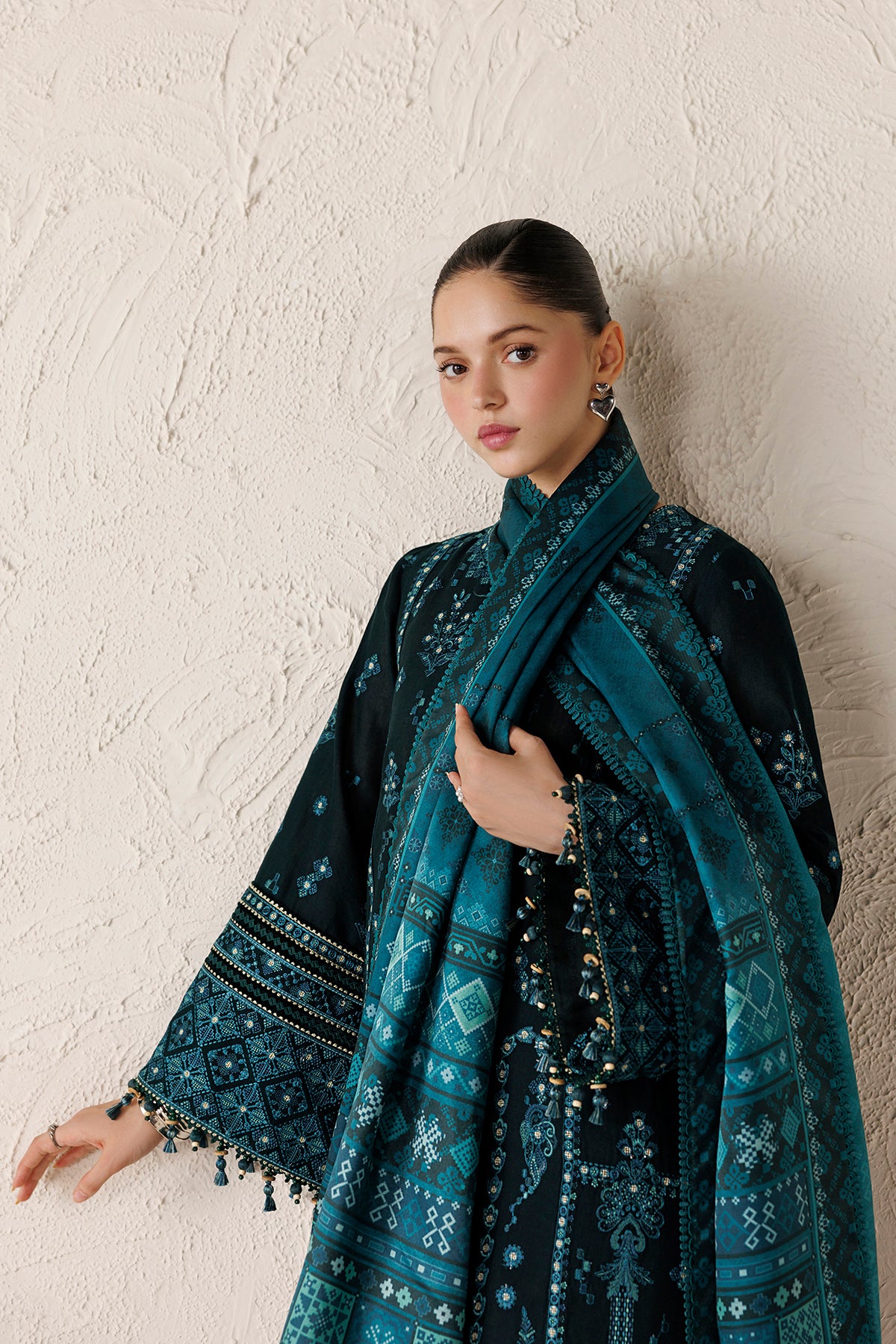 EMBROIDERED PREMIUM KHADDAR UW-0280