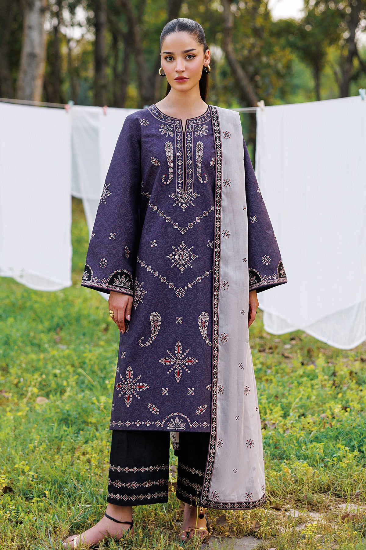 EMBROIDERED LAWN USE-9357