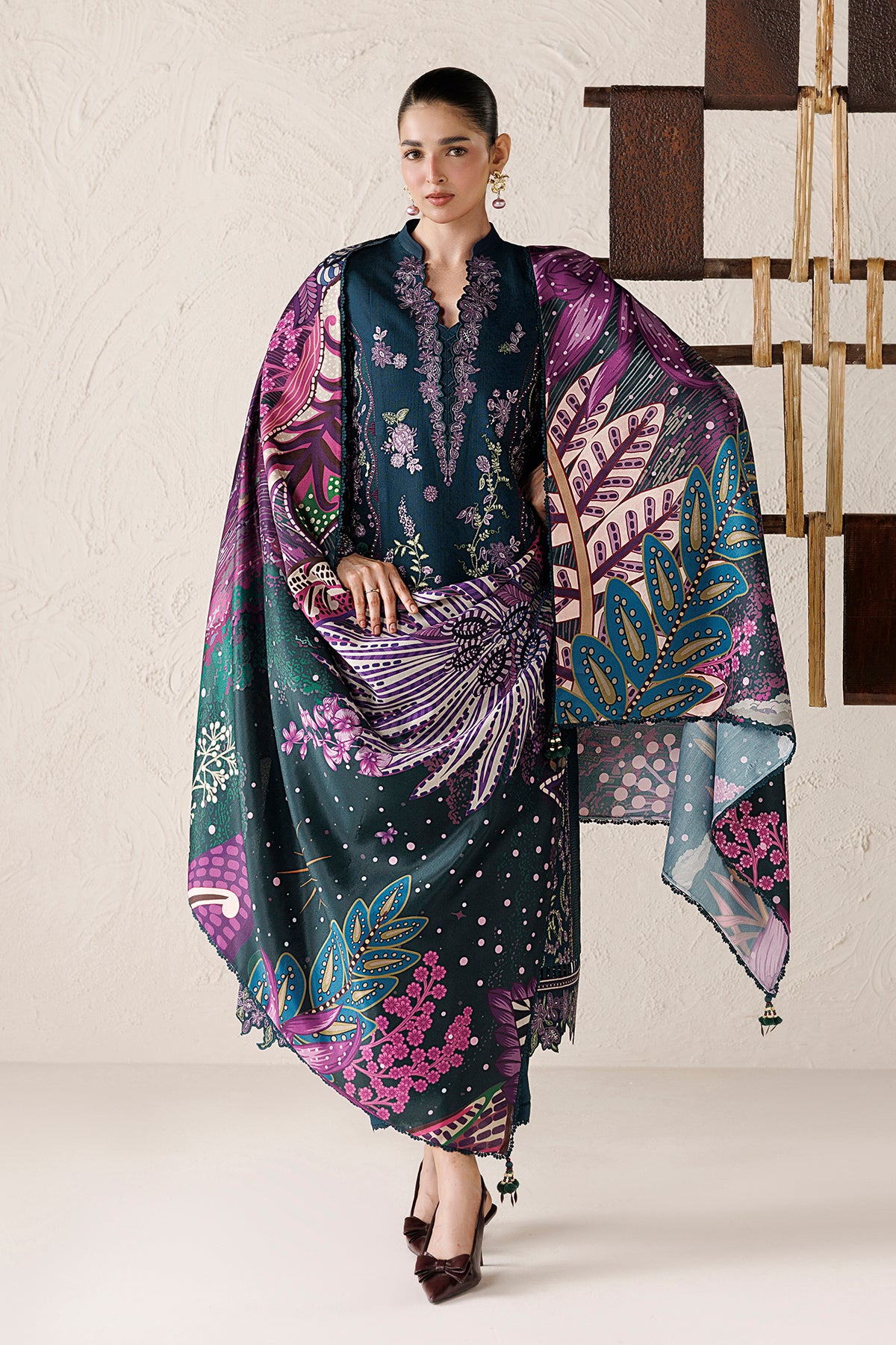 EMBROIDERED PREMIUM KHADDAR UW-0296