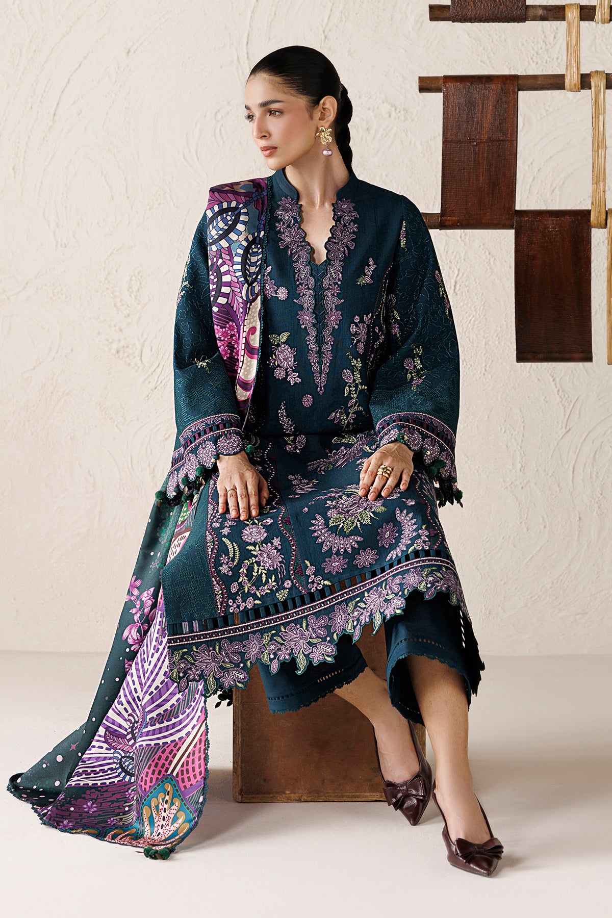 EMBROIDERED PREMIUM KHADDAR UW-0296