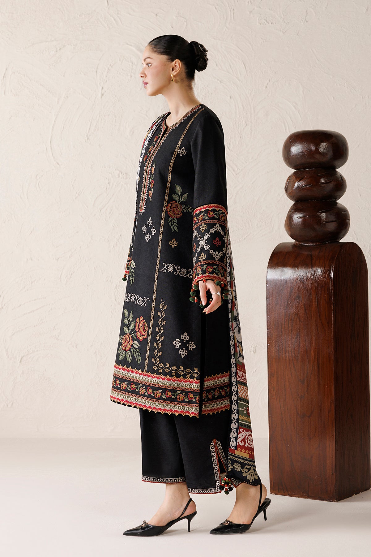 EMBROIDERED PREMIUM KHADDAR UW-0270