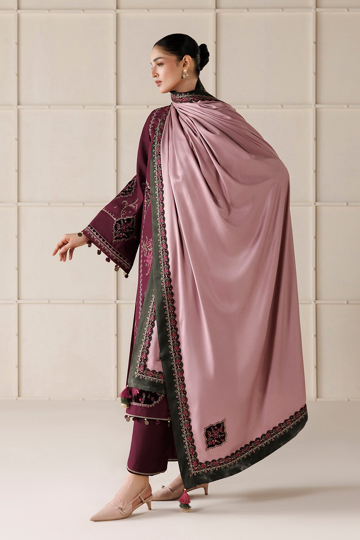 EMBROIDERED PREMIUM KHADDAR UW-0288