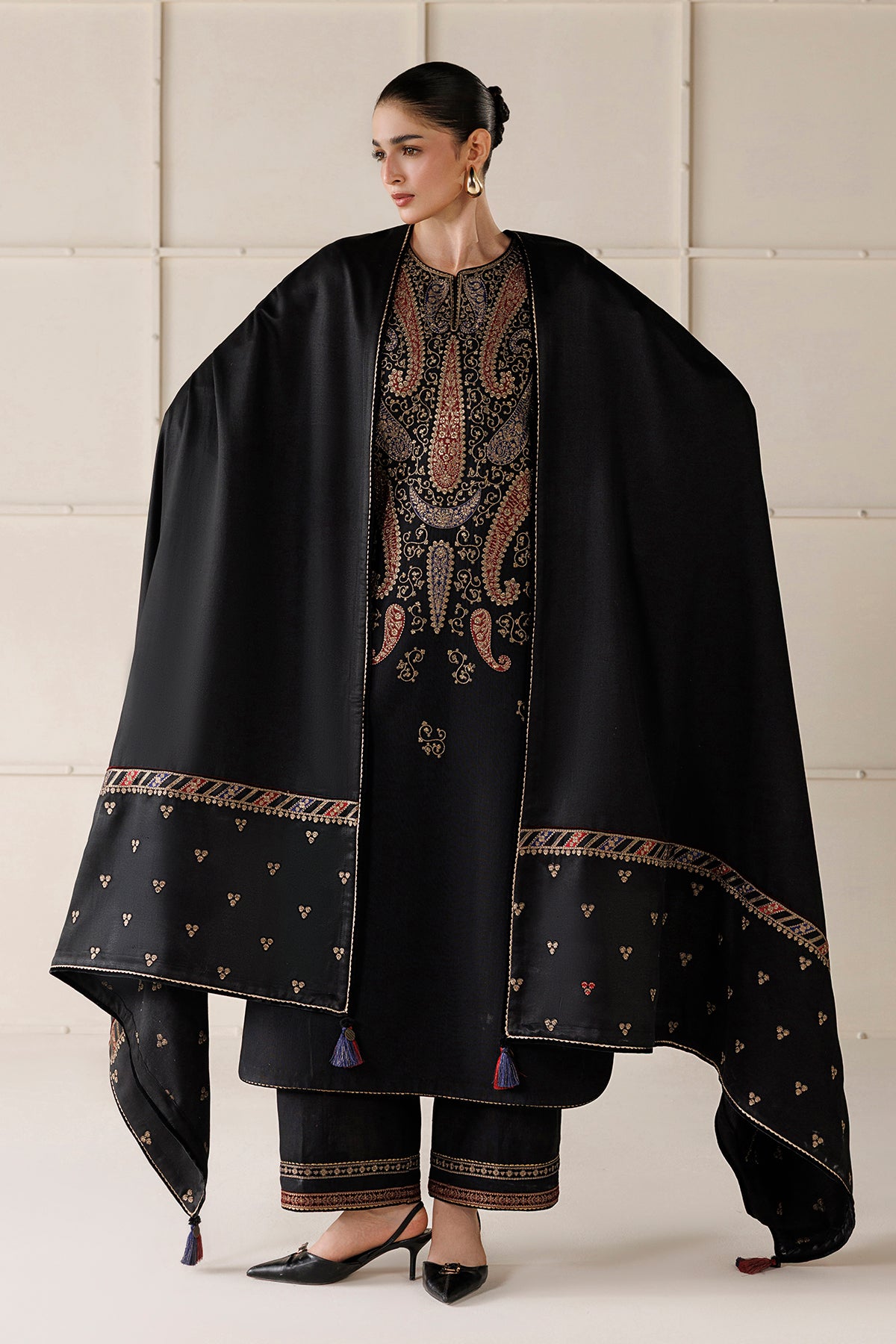 EMBROIDERED PREMIUM KHADDAR UW-0295
