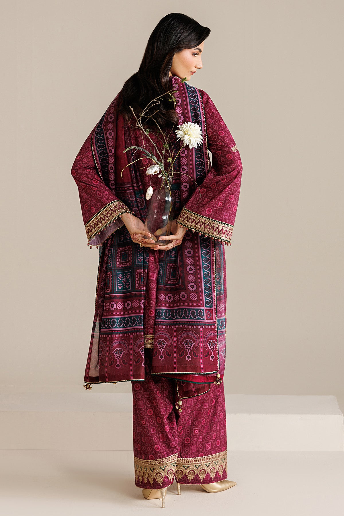 EMBROIDERED RAW SILK UR-7074