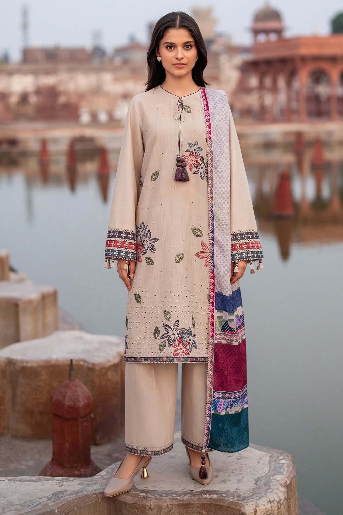 EMBROIDERED SLUB KHADDAR DW'24 D2