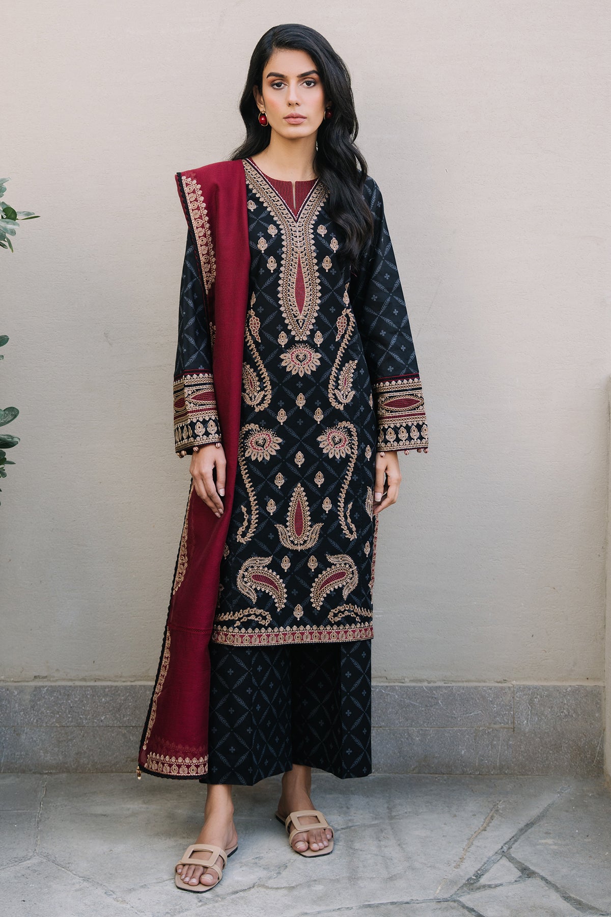 EMBROIDERED LAWN USE-9140