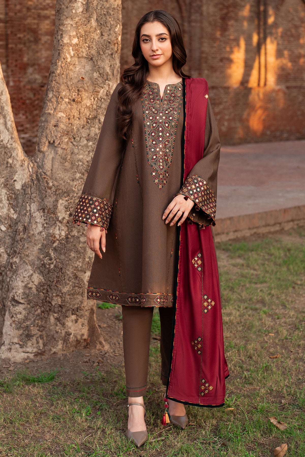 EMBROIDERED SLUB KHADDAR UW-0078