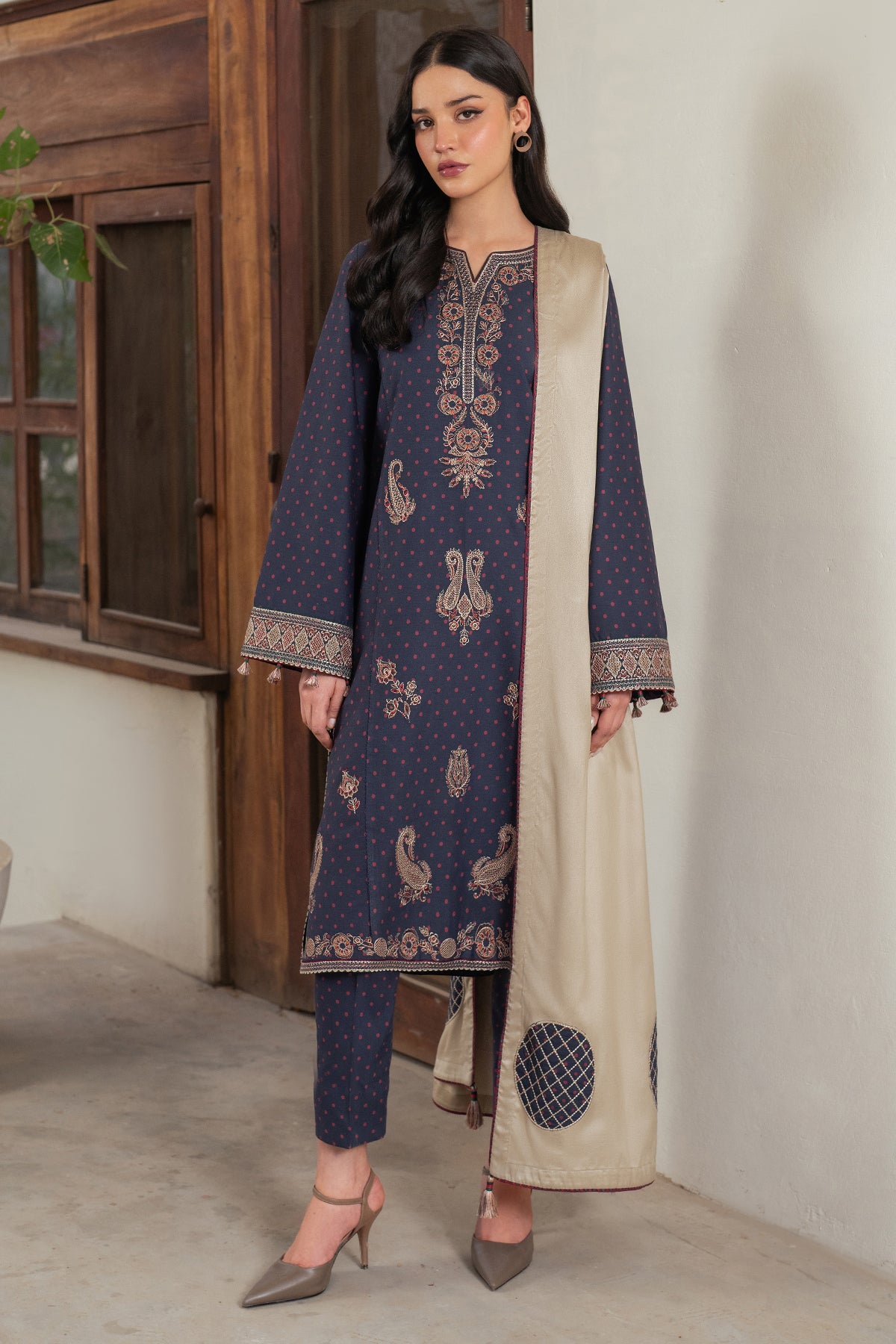 EMBROIDERED PREMIUM VISCOSE UW-0117