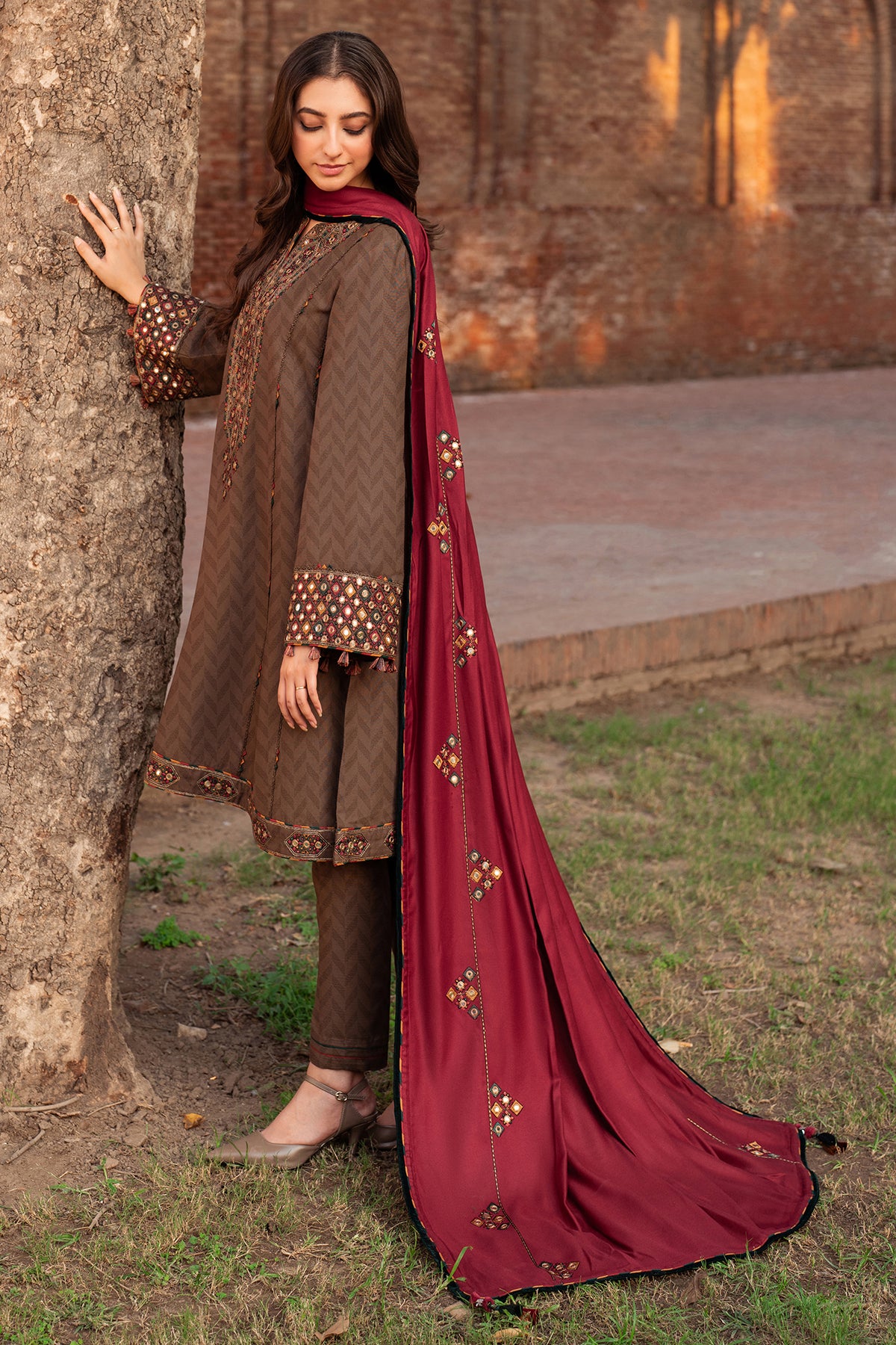 EMBROIDERED JACQUARD KHADDAR UW-0078