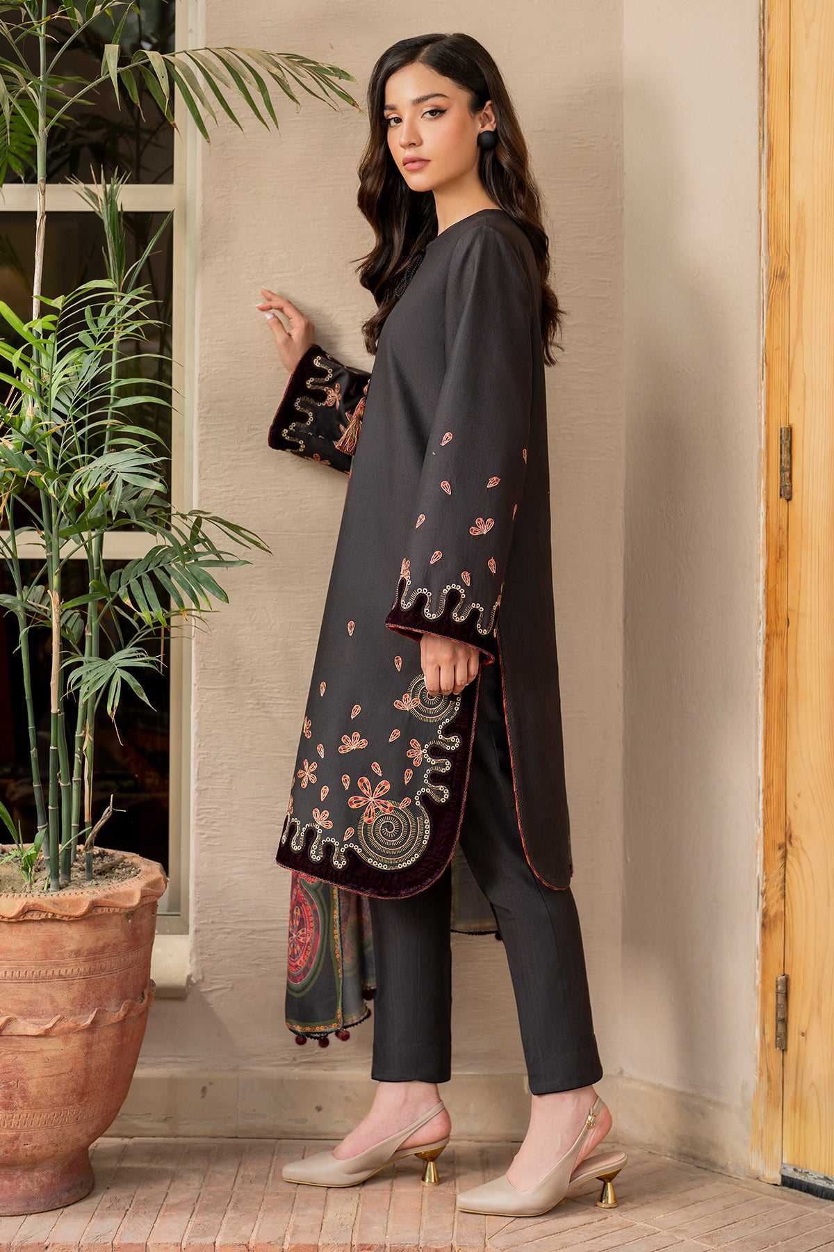 EMBROIDERED KHADDAR UW-0047