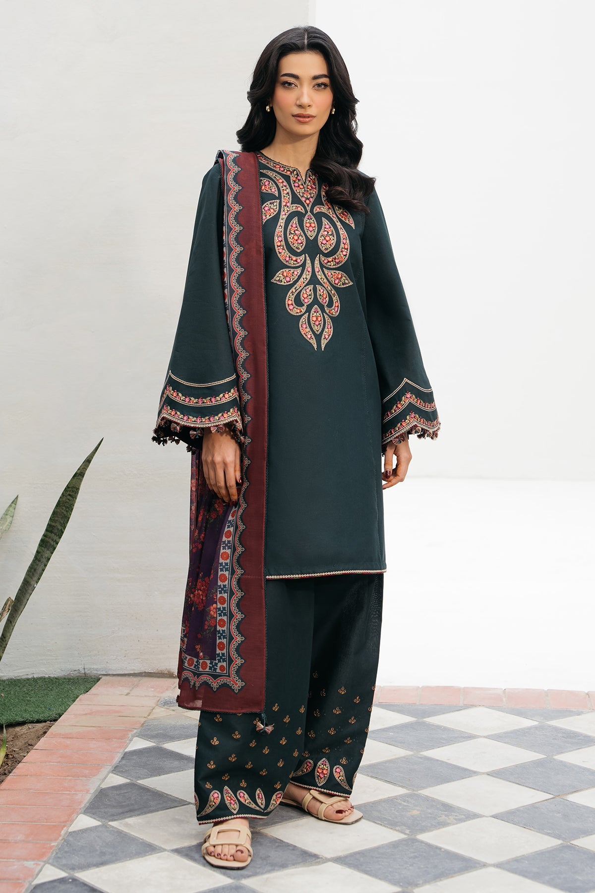 EMBROIDERED LAWN USE-9181