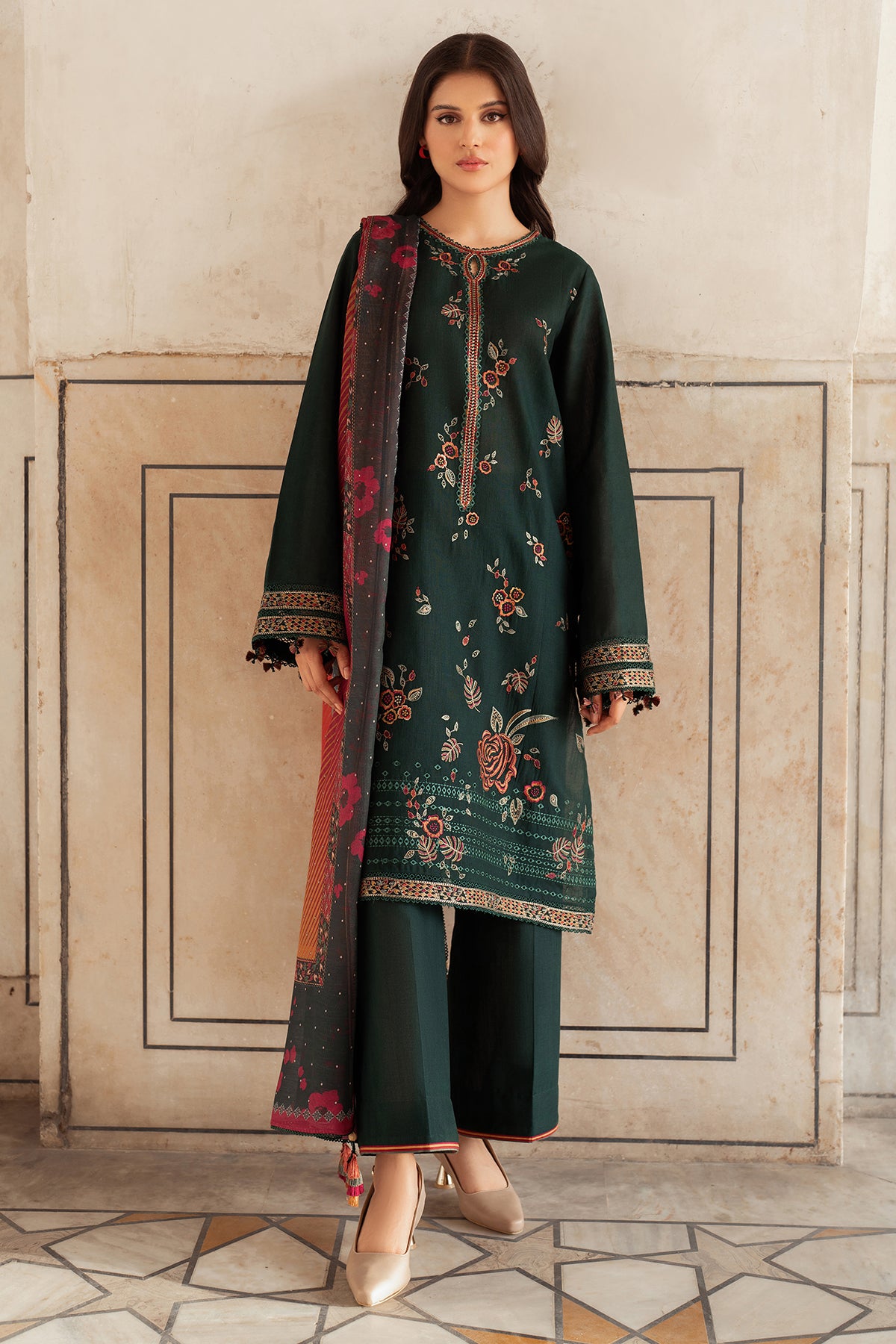 EMBROIDERED SLUB KHADDAR UW-0082