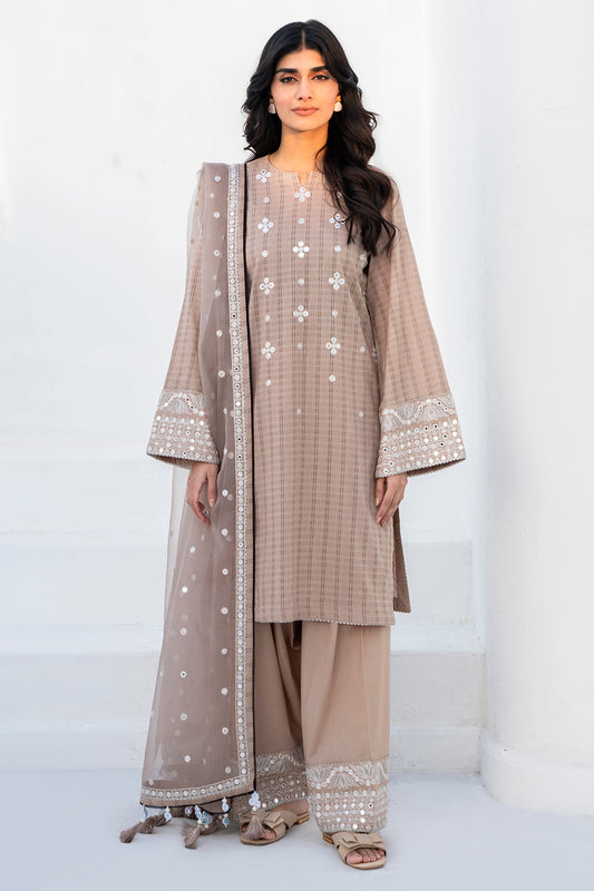 Embroidered Lawn USE-9008