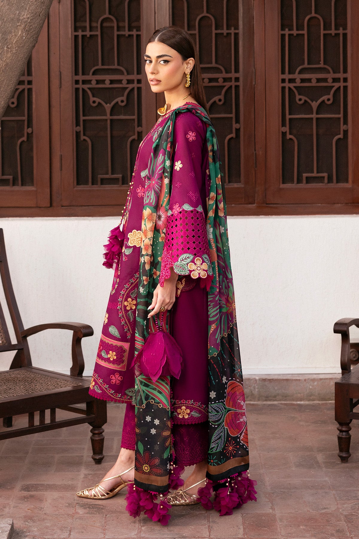 Embroidered Luxury Lawn SL26-D01