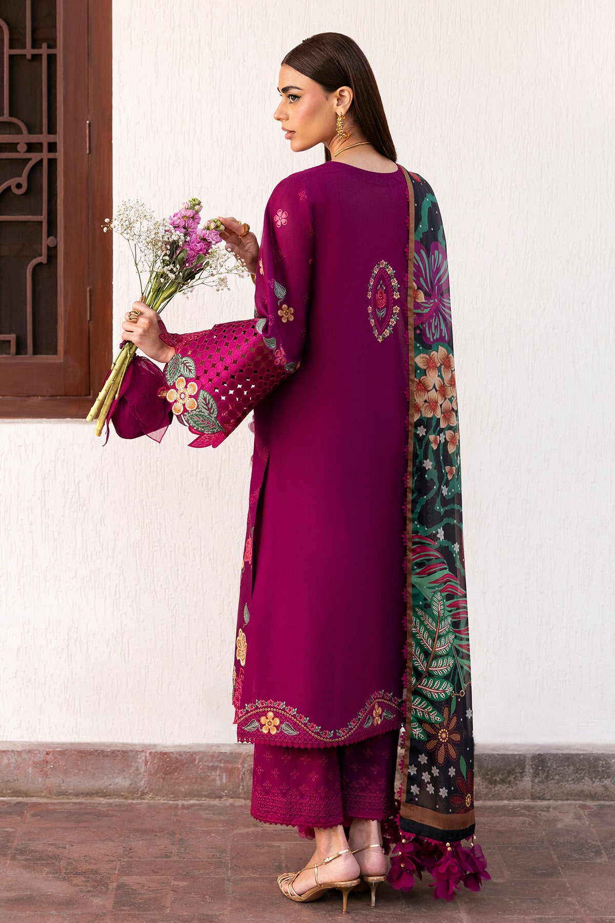 Embroidered Luxury Lawn SL26-D01