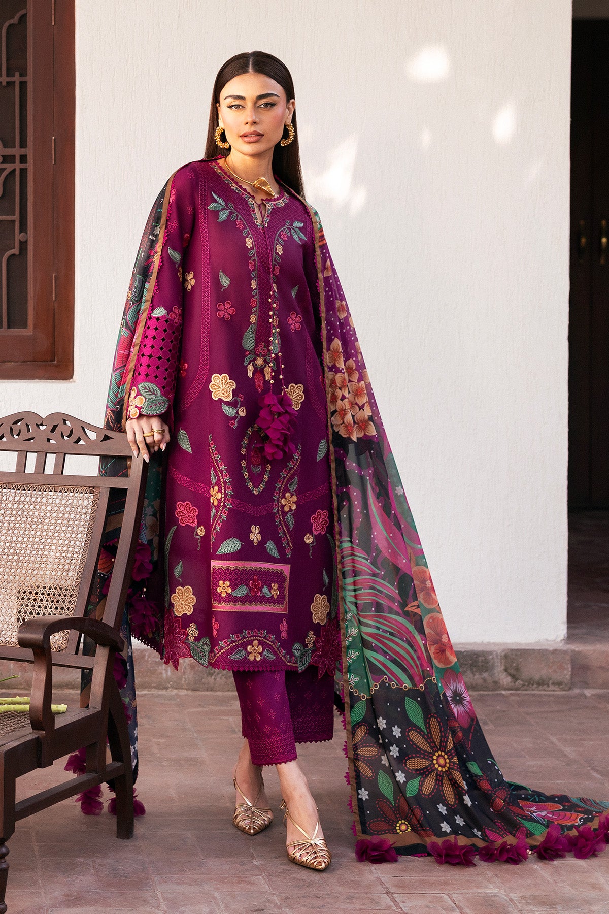 Embroidered Luxury Lawn SL26-D01