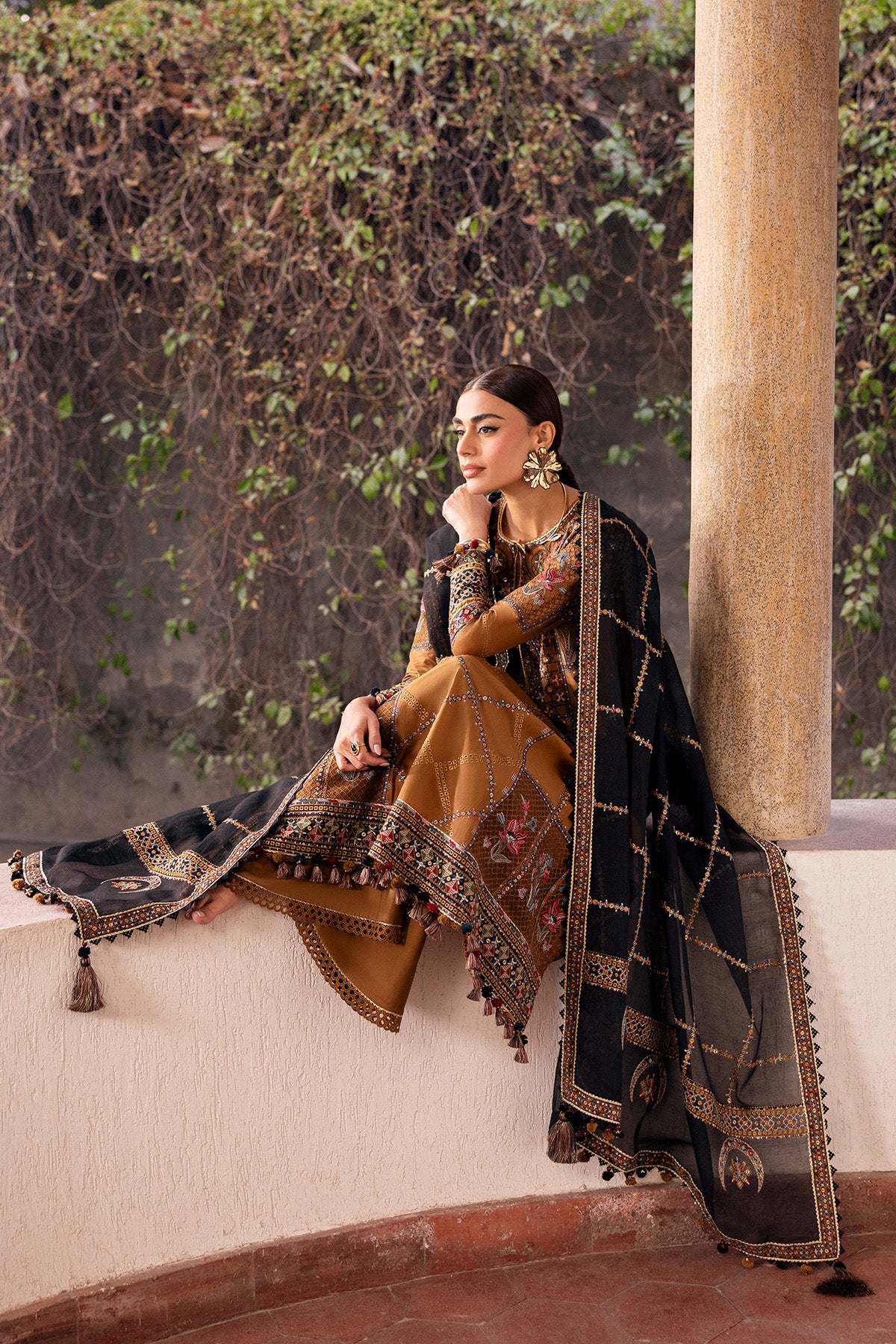 Embroidered Luxury Lawn SL26-D05
