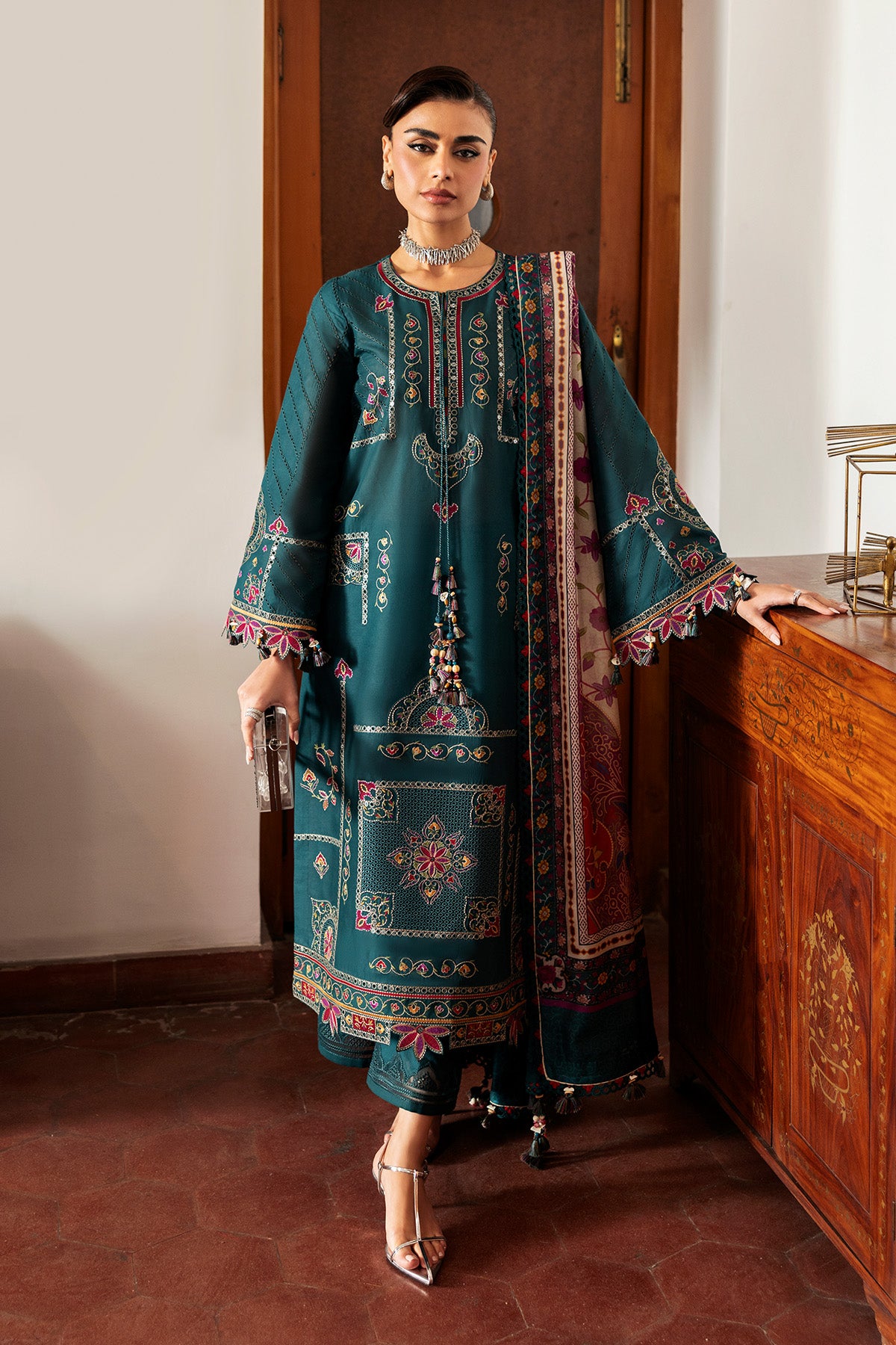 Embroidered Luxury Lawn SL26-D10