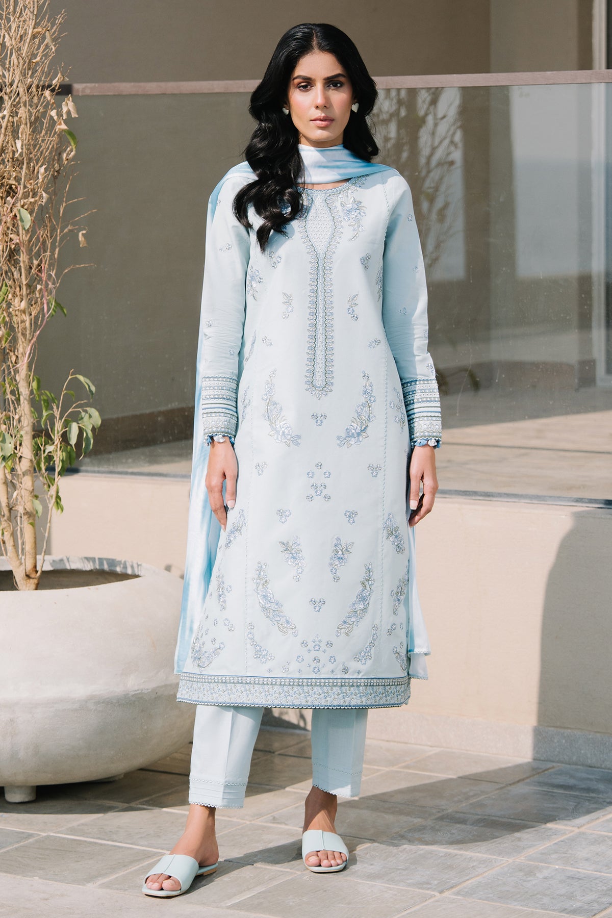 EMBROIDERED LAWN USE-9146