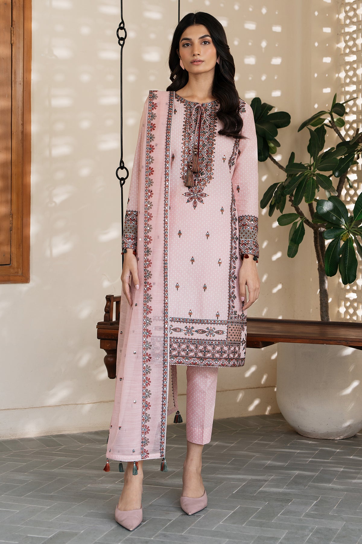 EMBROIDERED LAWN USE-9108