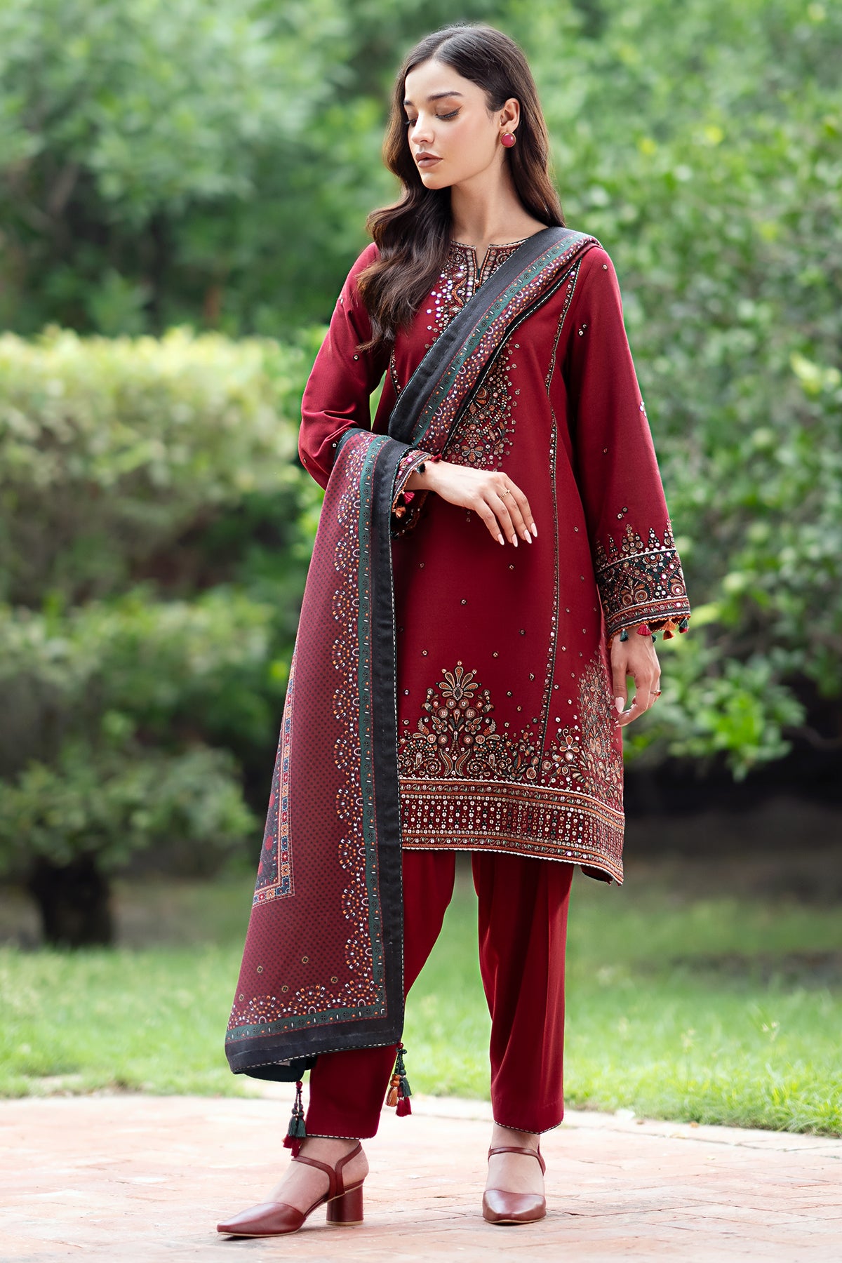 EMBROIDERED VISCOSE UW-0057