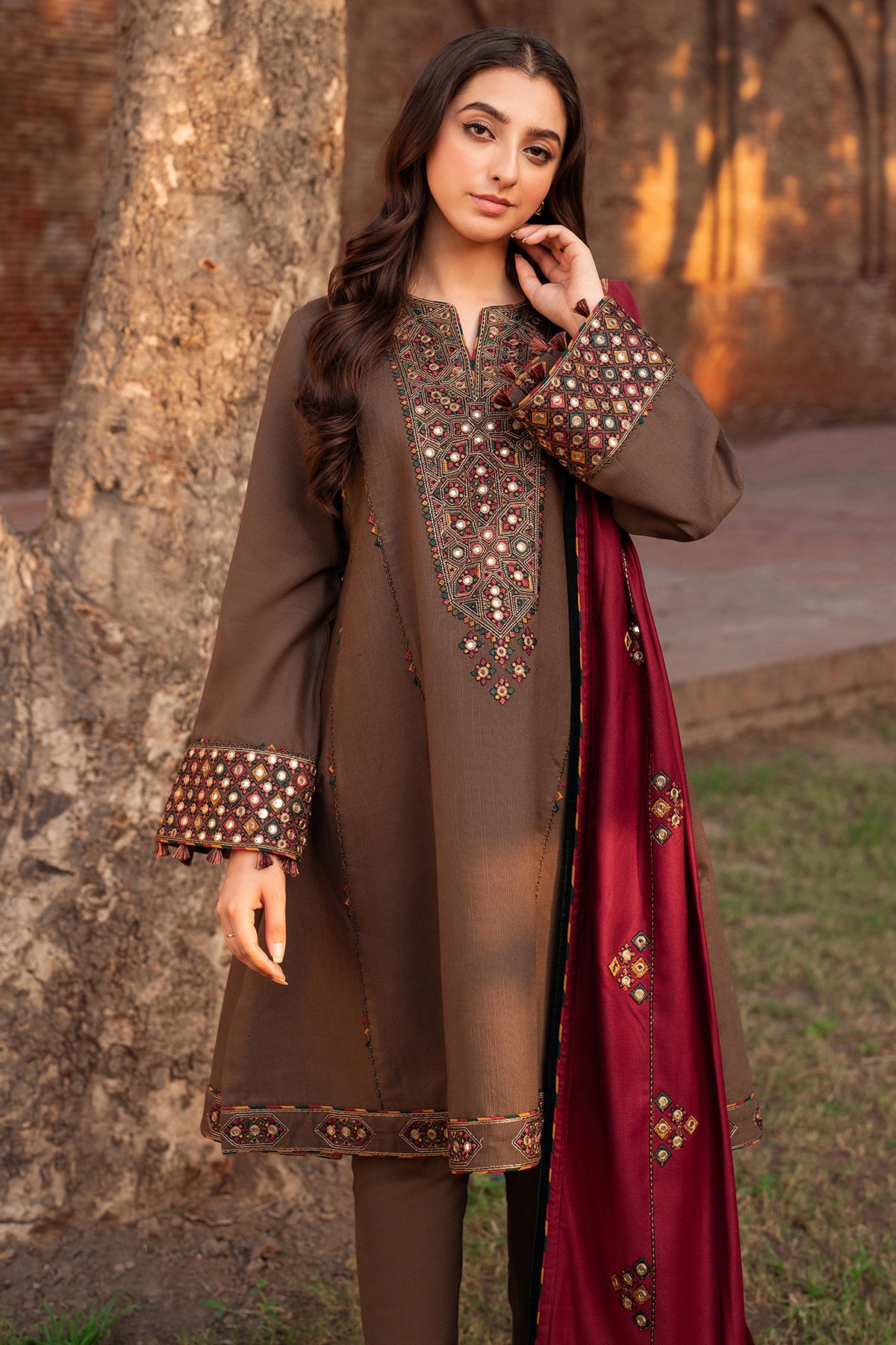 EMBROIDERED SLUB KHADDAR UW-0078