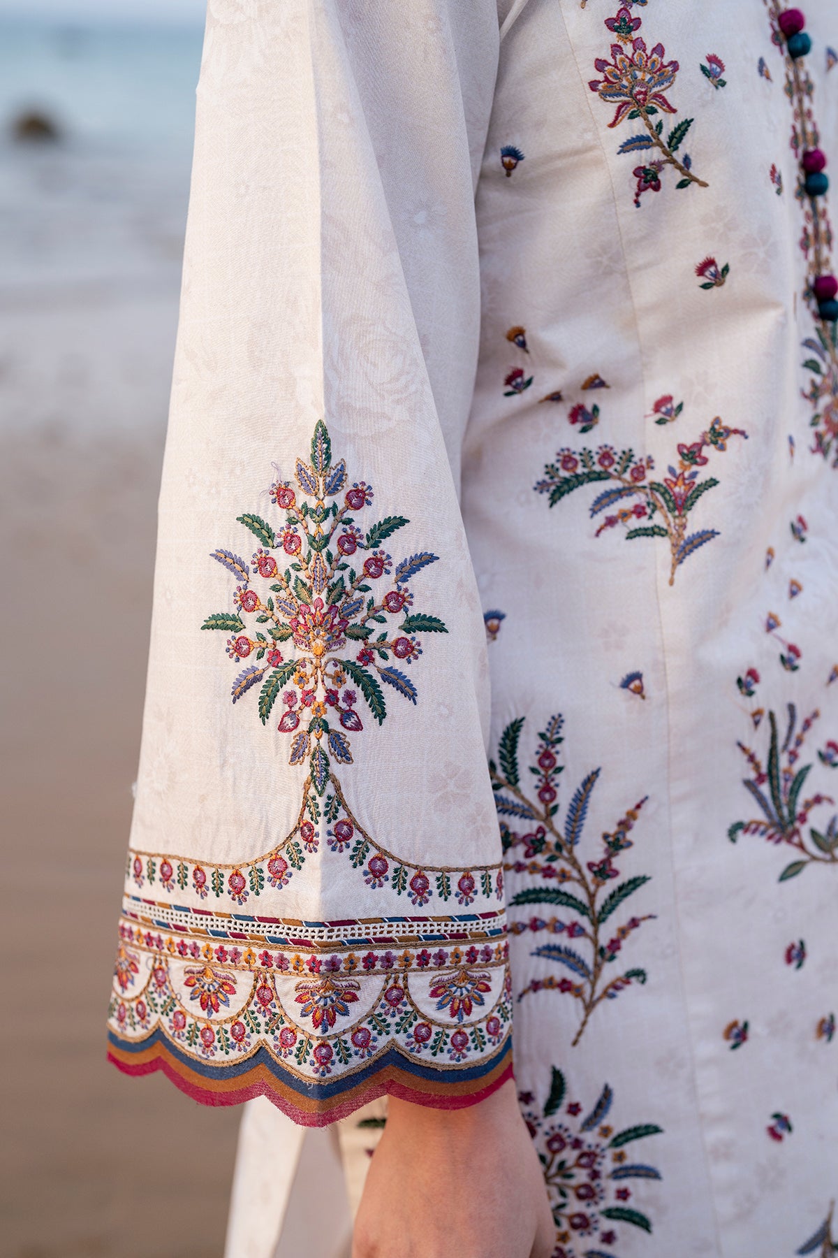 EMBROIDERED LAWN USE-9158