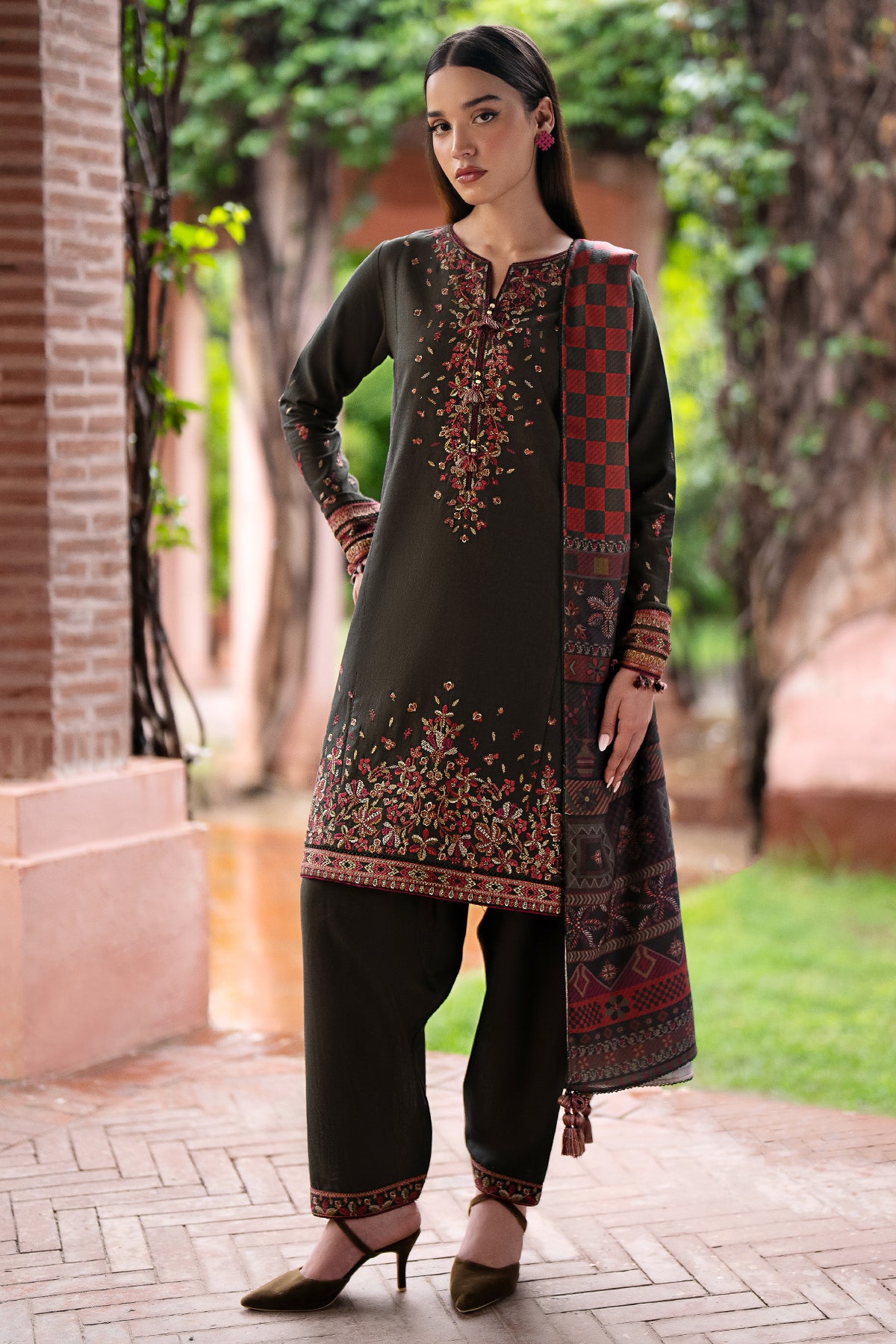 EMBROIDERED KHADDAR UW-0058