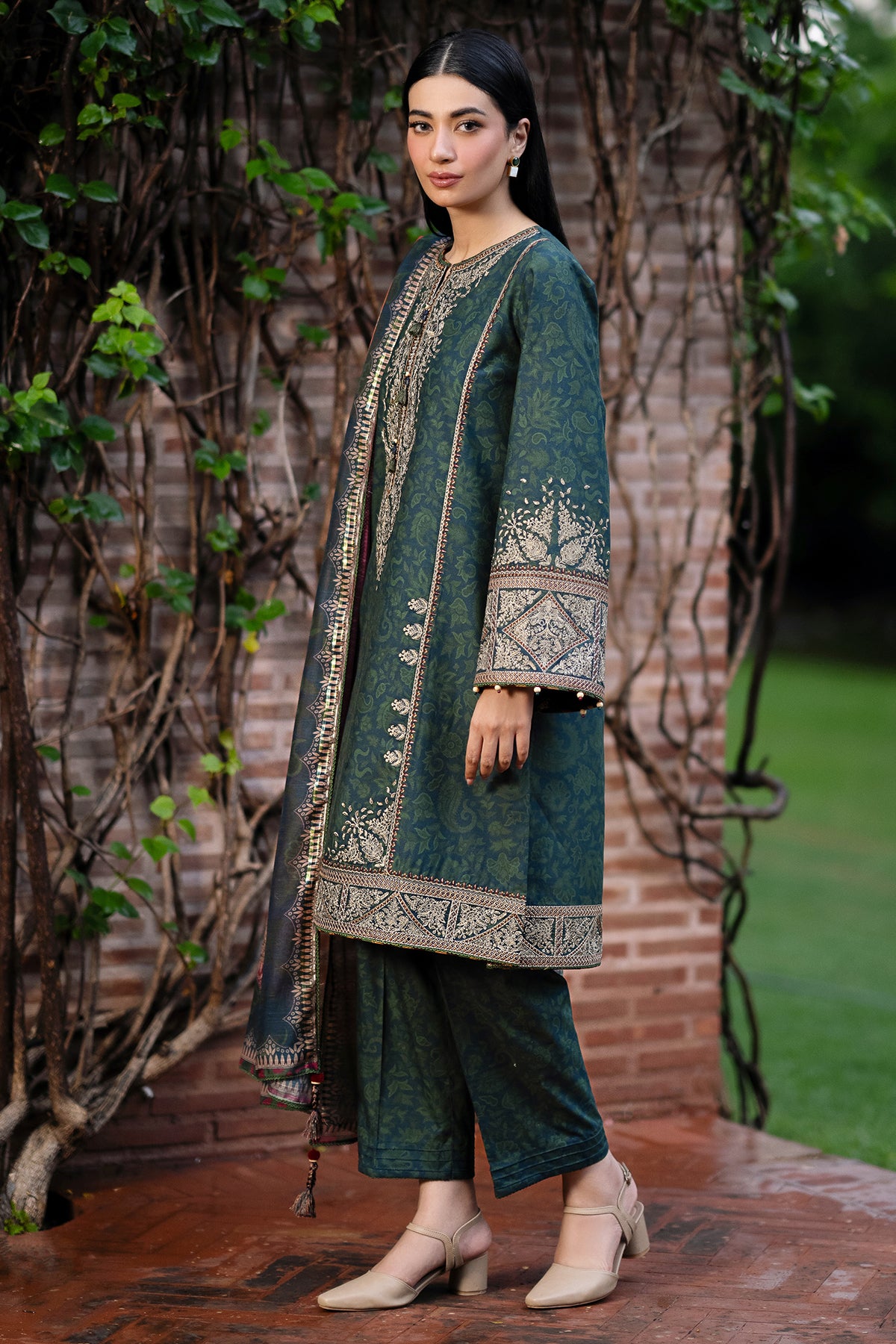 EMBROIDERED VISCOSE UW-0062