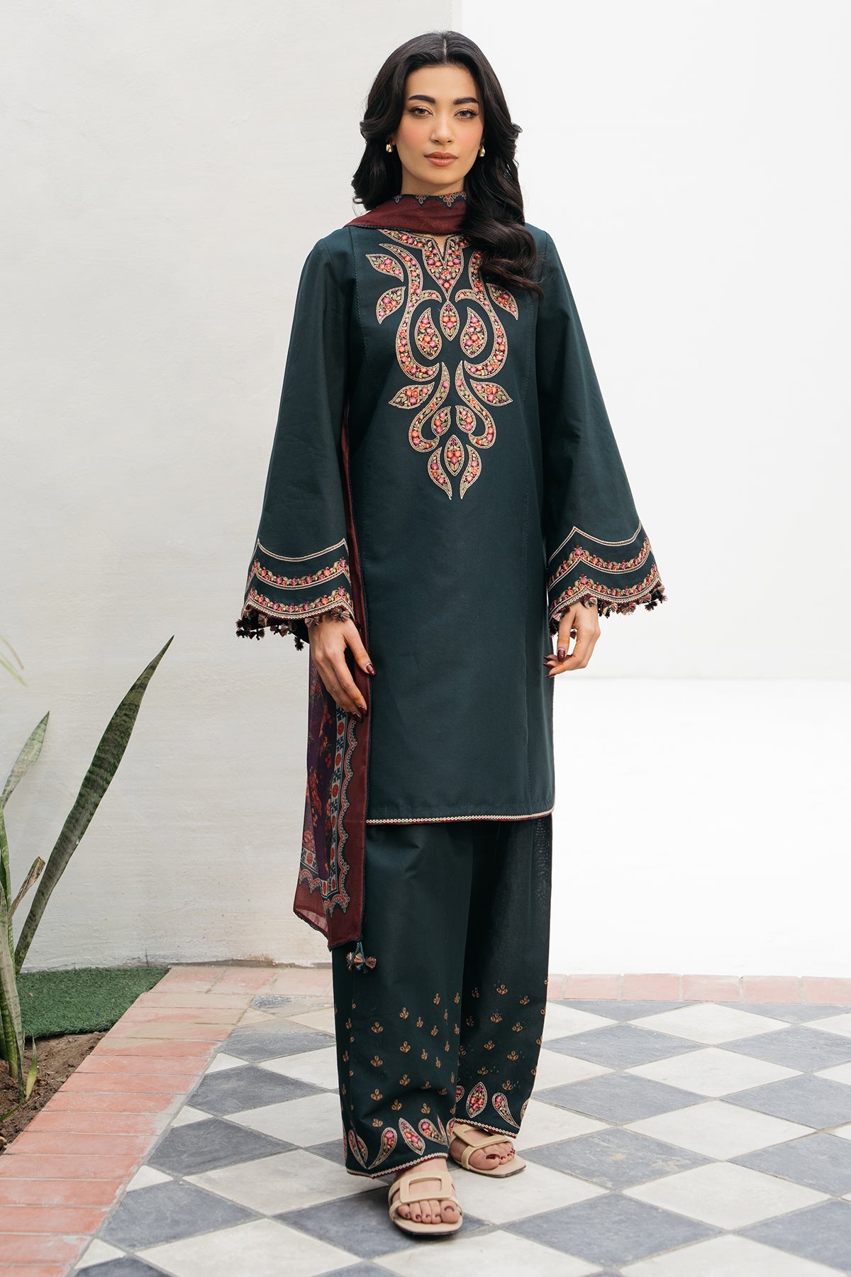 EMBROIDERED LAWN USE-9181