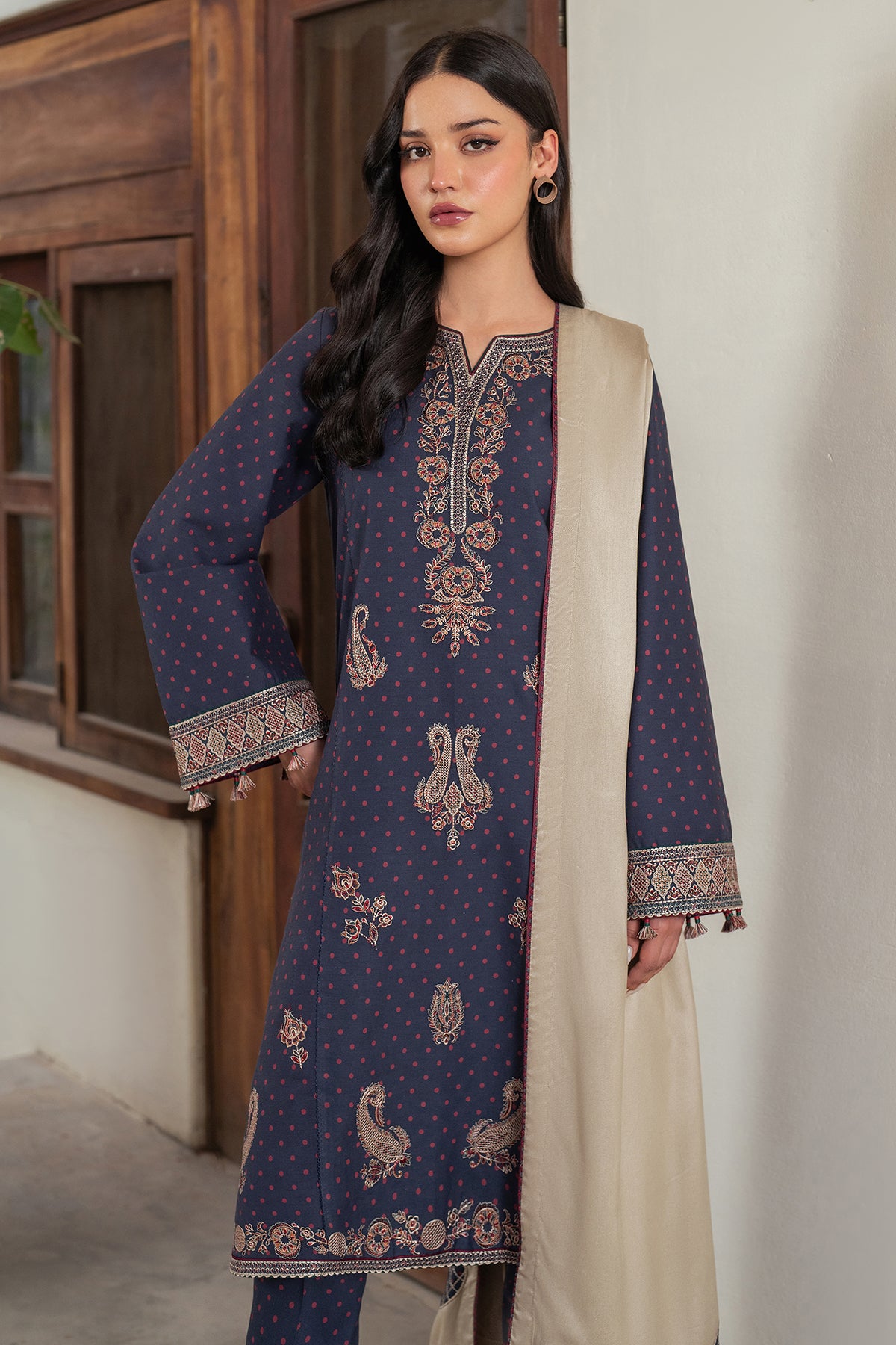 EMBROIDERED PREMIUM VISCOSE UW-0117