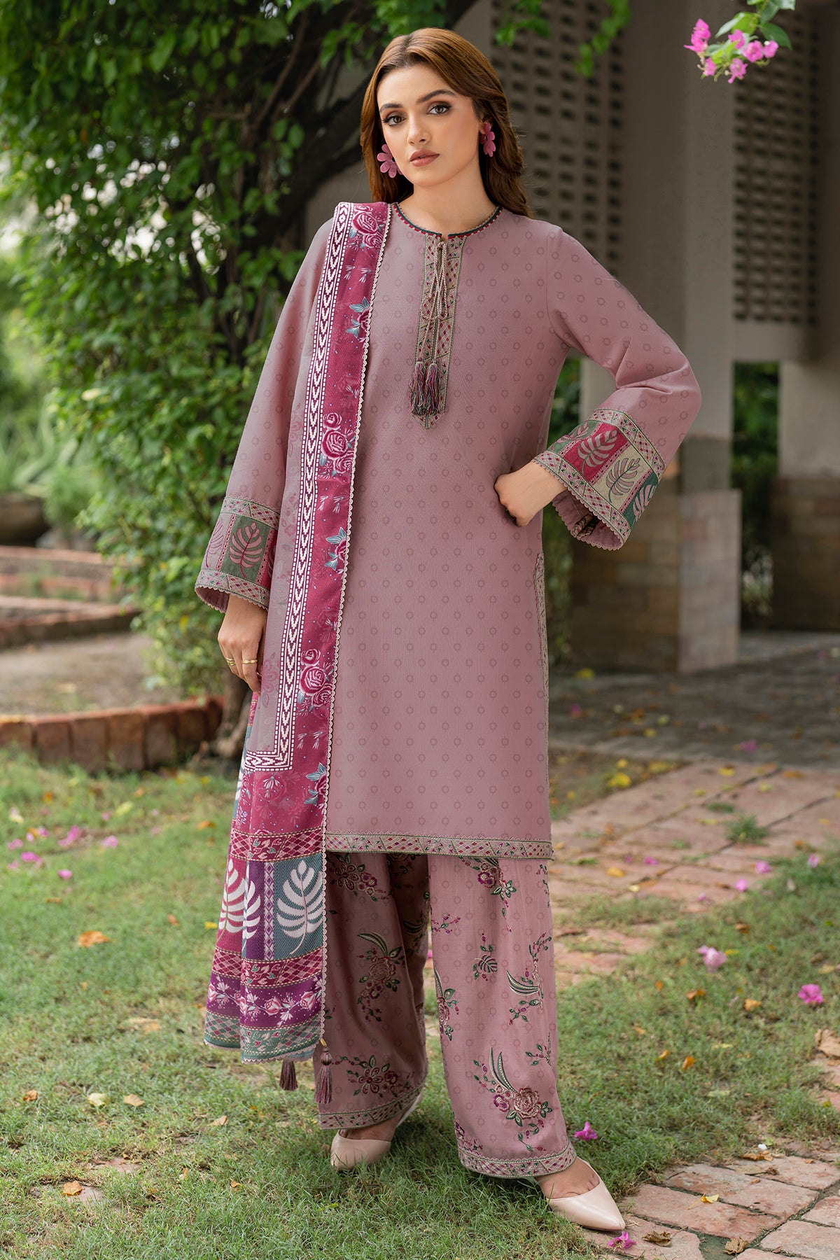 EMBROIDERED JACQUARD KHADDAR UW-0055