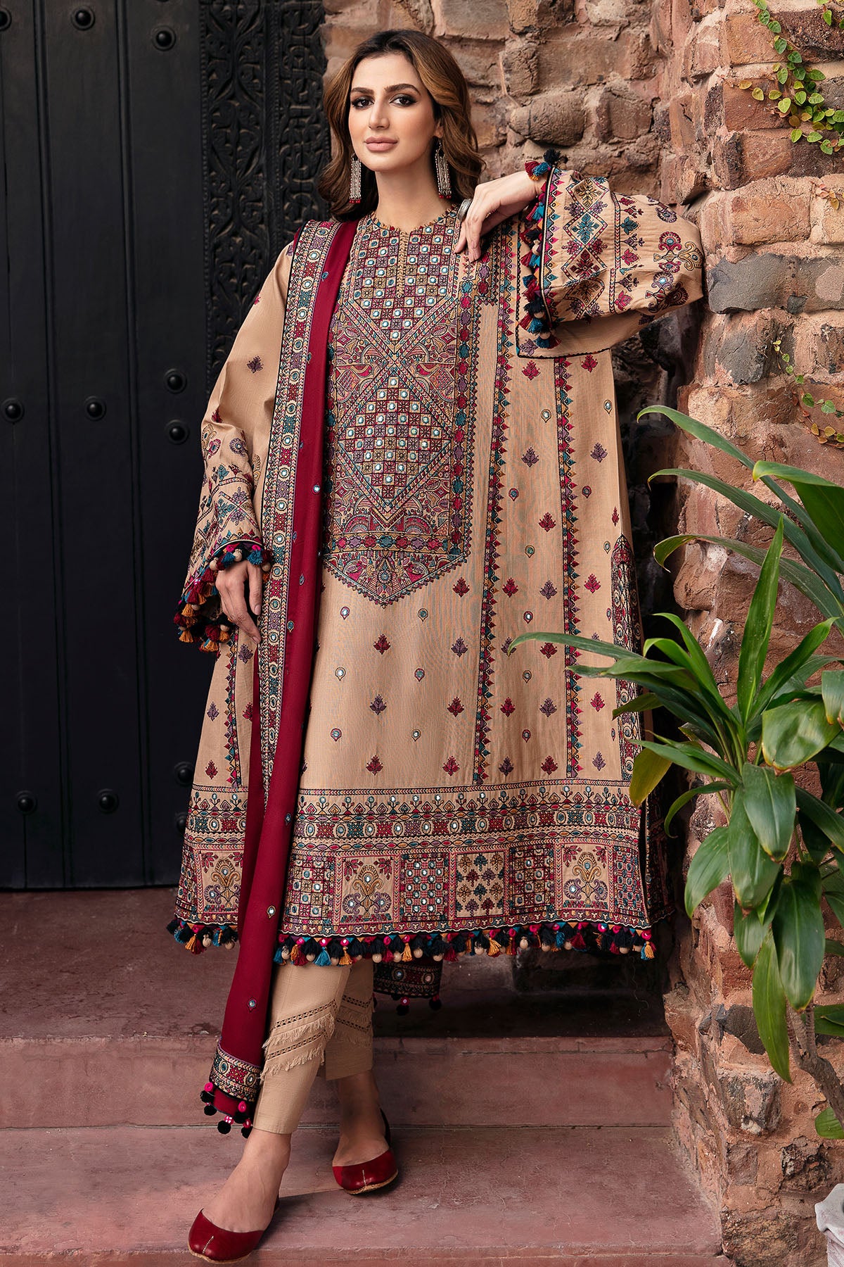 EMBROIDERED SLUB KHADDAR-DW23-D3