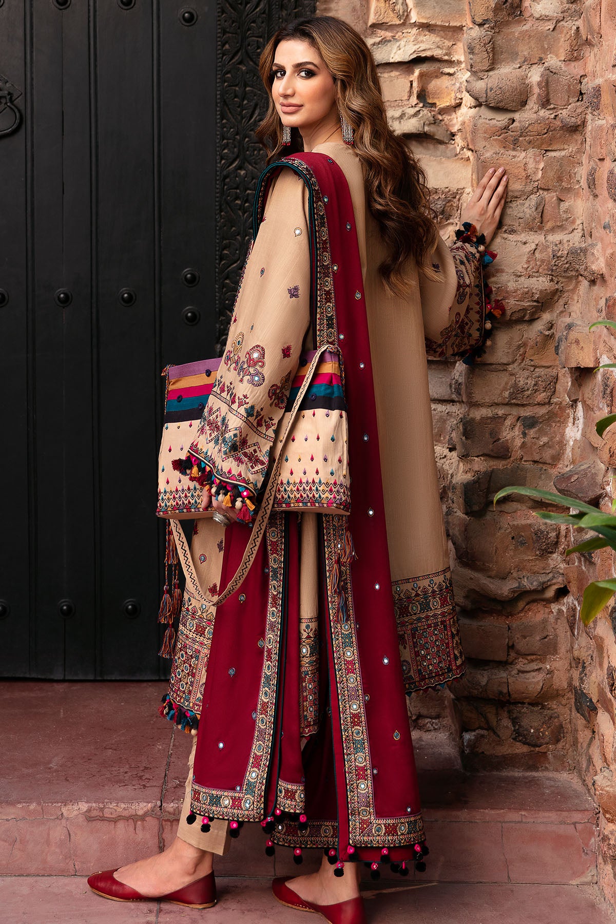 EMBROIDERED SLUB KHADDAR-DW23-D3